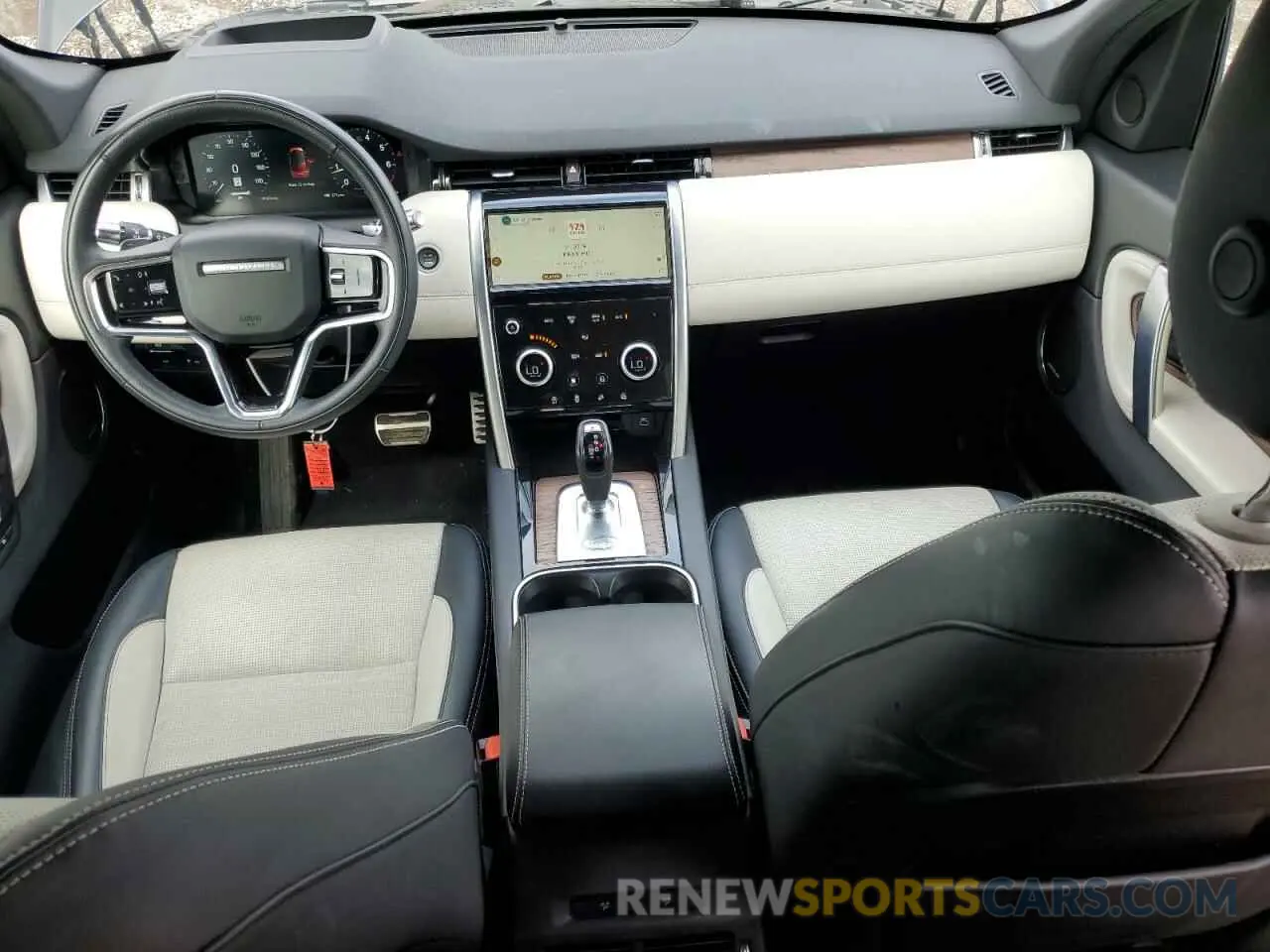 8 Photograph of a damaged car SALCL2FX2NH911145 LAND ROVER DISCOVERY 2022