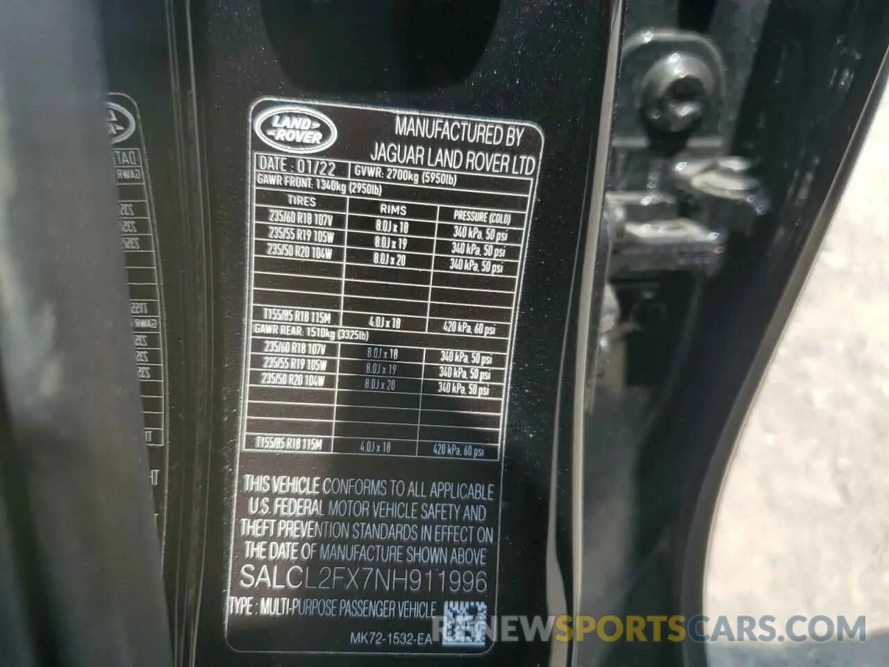 13 Photograph of a damaged car SALCL2FX7NH911996 LAND ROVER DISCOVERY 2022