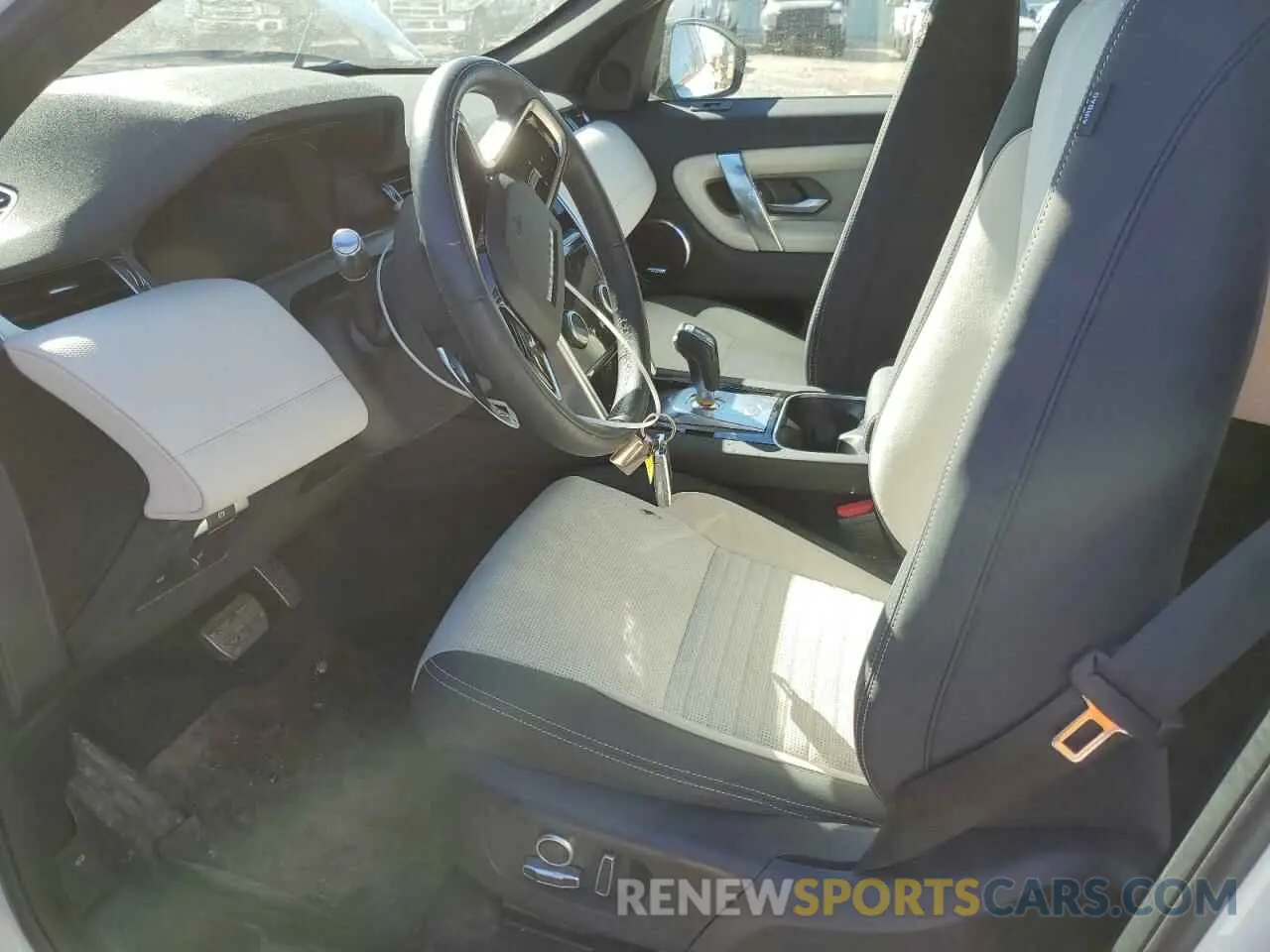 7 Photograph of a damaged car SALCL2FXXNH910888 LAND ROVER DISCOVERY 2022
