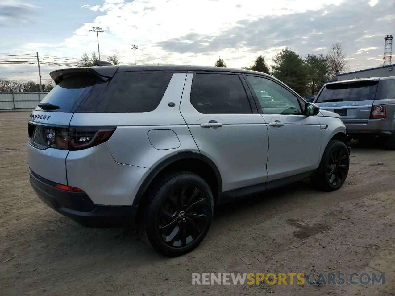 3 Photograph of a damaged car SALCP2FX4NH908753 LAND ROVER DISCOVERY 2022
