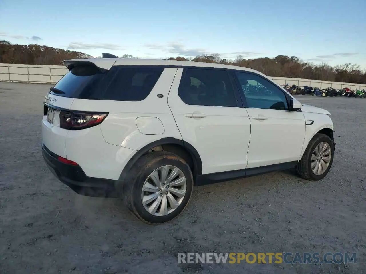 3 Photograph of a damaged car SALCP2FX7NH910254 LAND ROVER DISCOVERY 2022