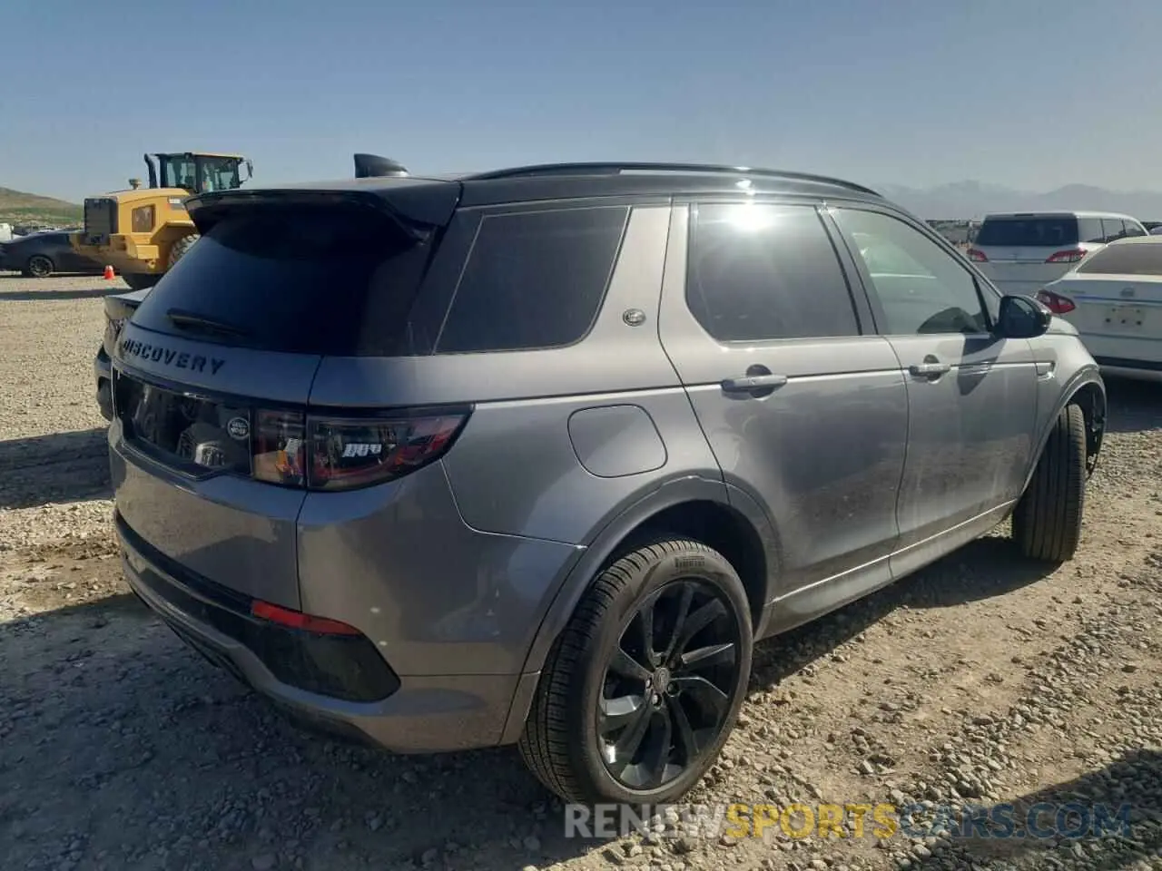 3 Photograph of a damaged car SALCT2FX0NH909894 LAND ROVER DISCOVERY 2022
