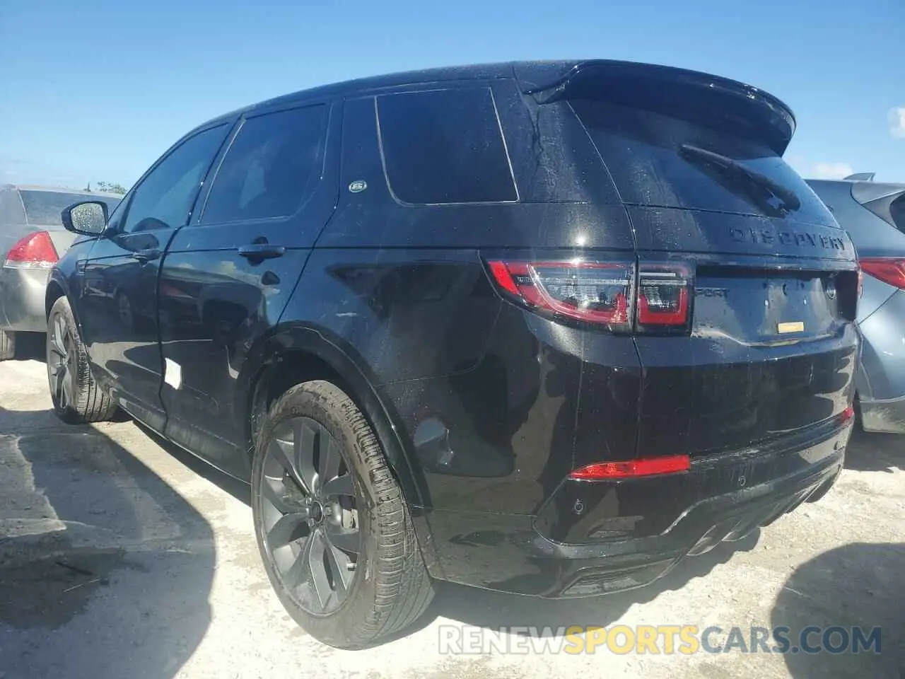 2 Photograph of a damaged car SALCT2FX4NH909767 LAND ROVER DISCOVERY 2022