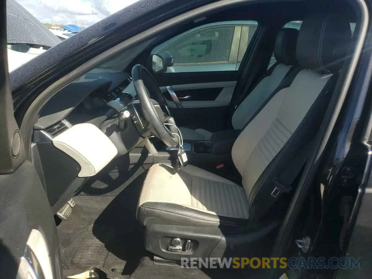 7 Photograph of a damaged car SALCT2FX4NH909767 LAND ROVER DISCOVERY 2022