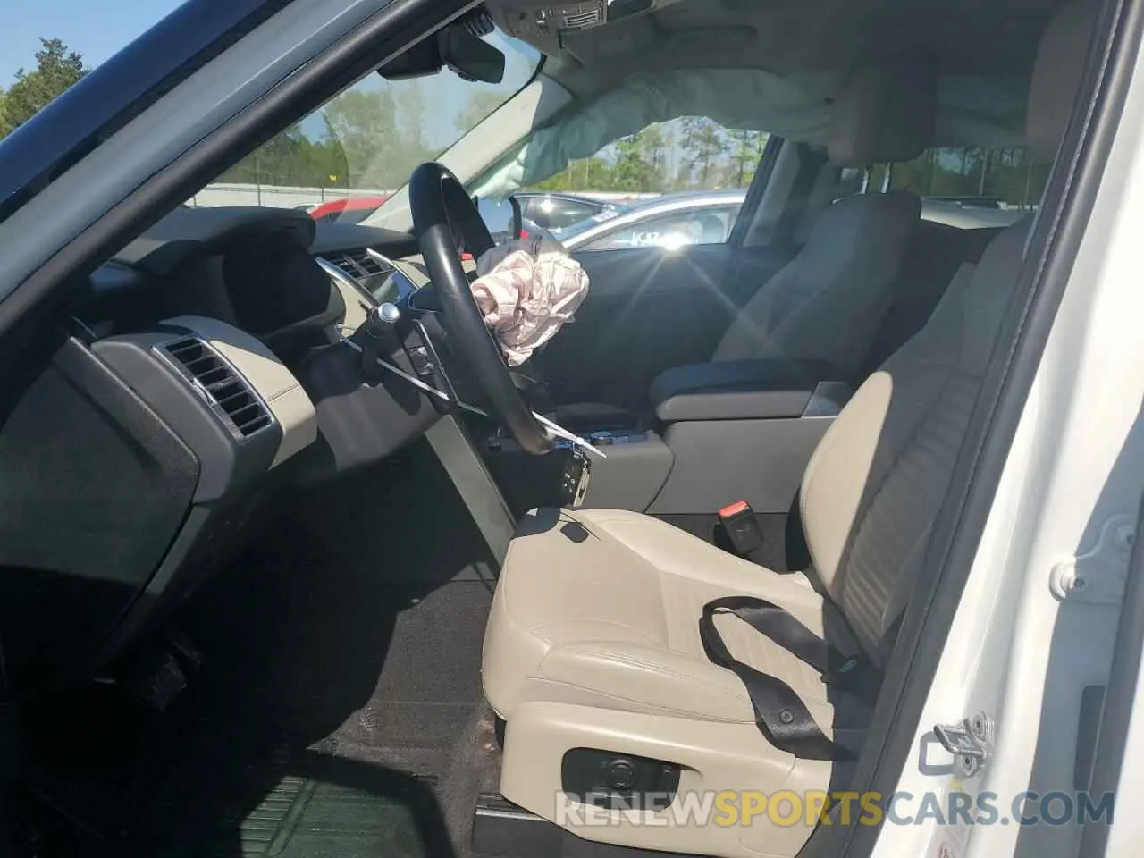 7 Photograph of a damaged car SALRJ2EX3N2460165 LAND ROVER DISCOVERY 2022