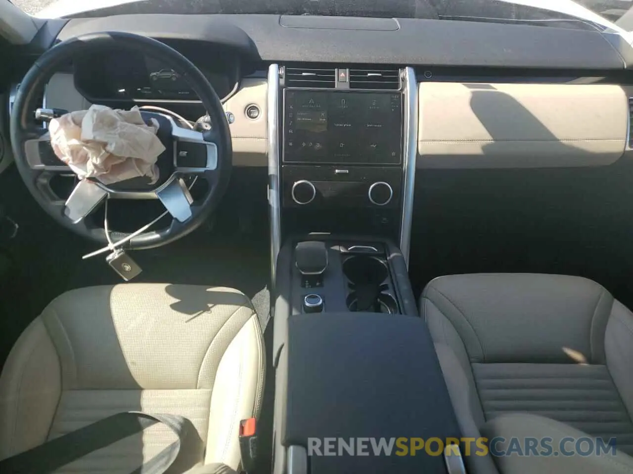 8 Photograph of a damaged car SALRJ2EX3N2460165 LAND ROVER DISCOVERY 2022