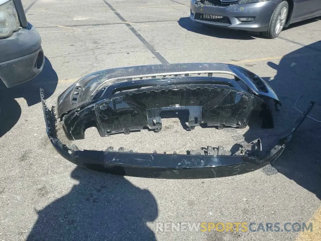 13 Photograph of a damaged car SALRM4EU6N2459343 LAND ROVER DISCOVERY 2022