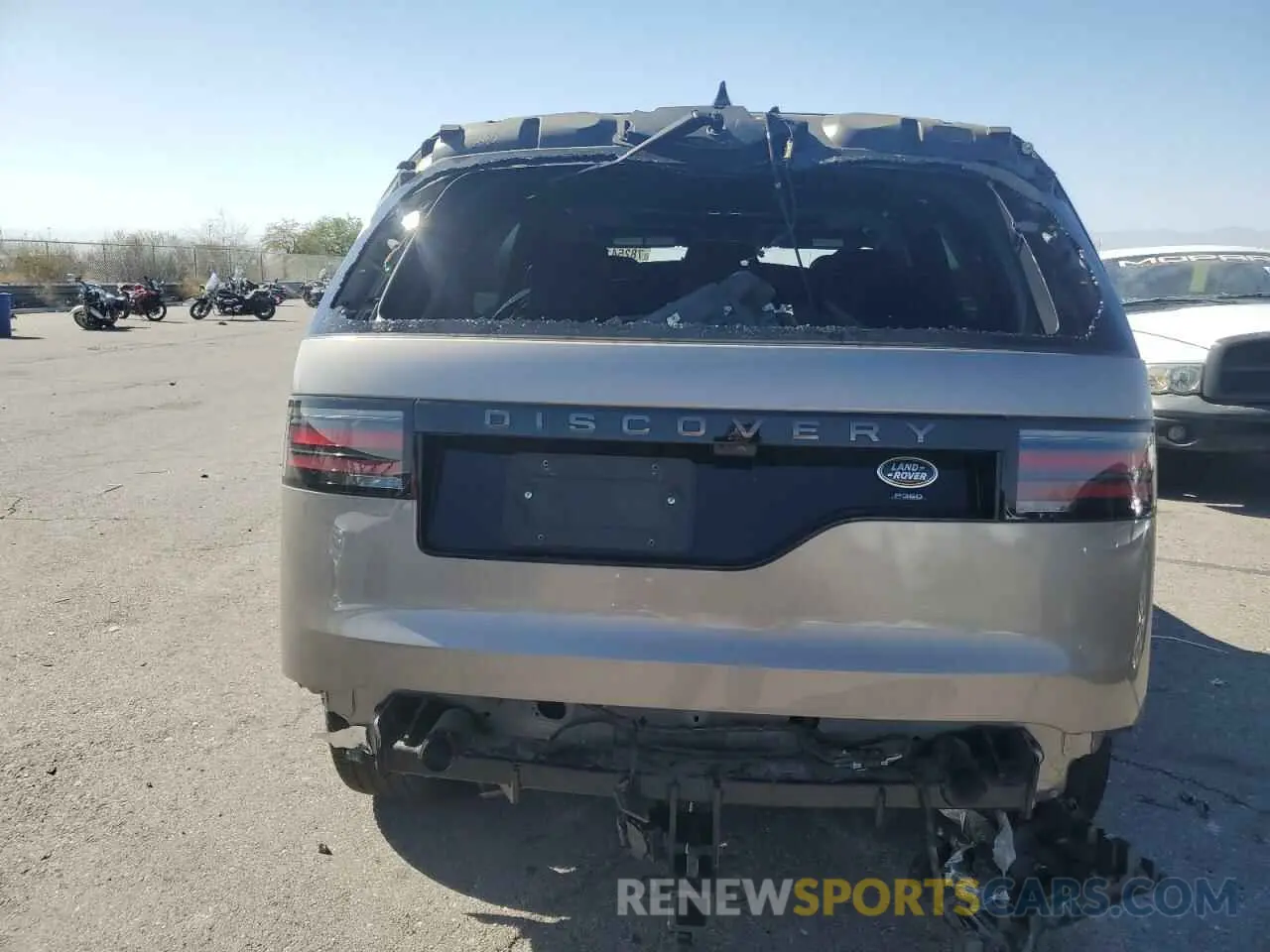 6 Photograph of a damaged car SALRM4EU6N2459343 LAND ROVER DISCOVERY 2022