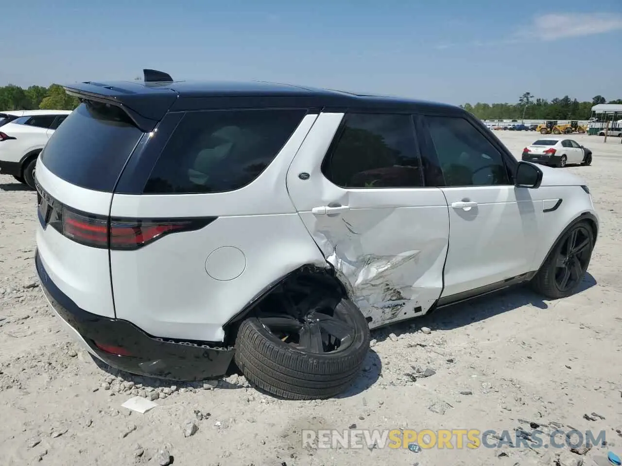 3 Photograph of a damaged car SALRM4EU7N2463482 LAND ROVER DISCOVERY 2022