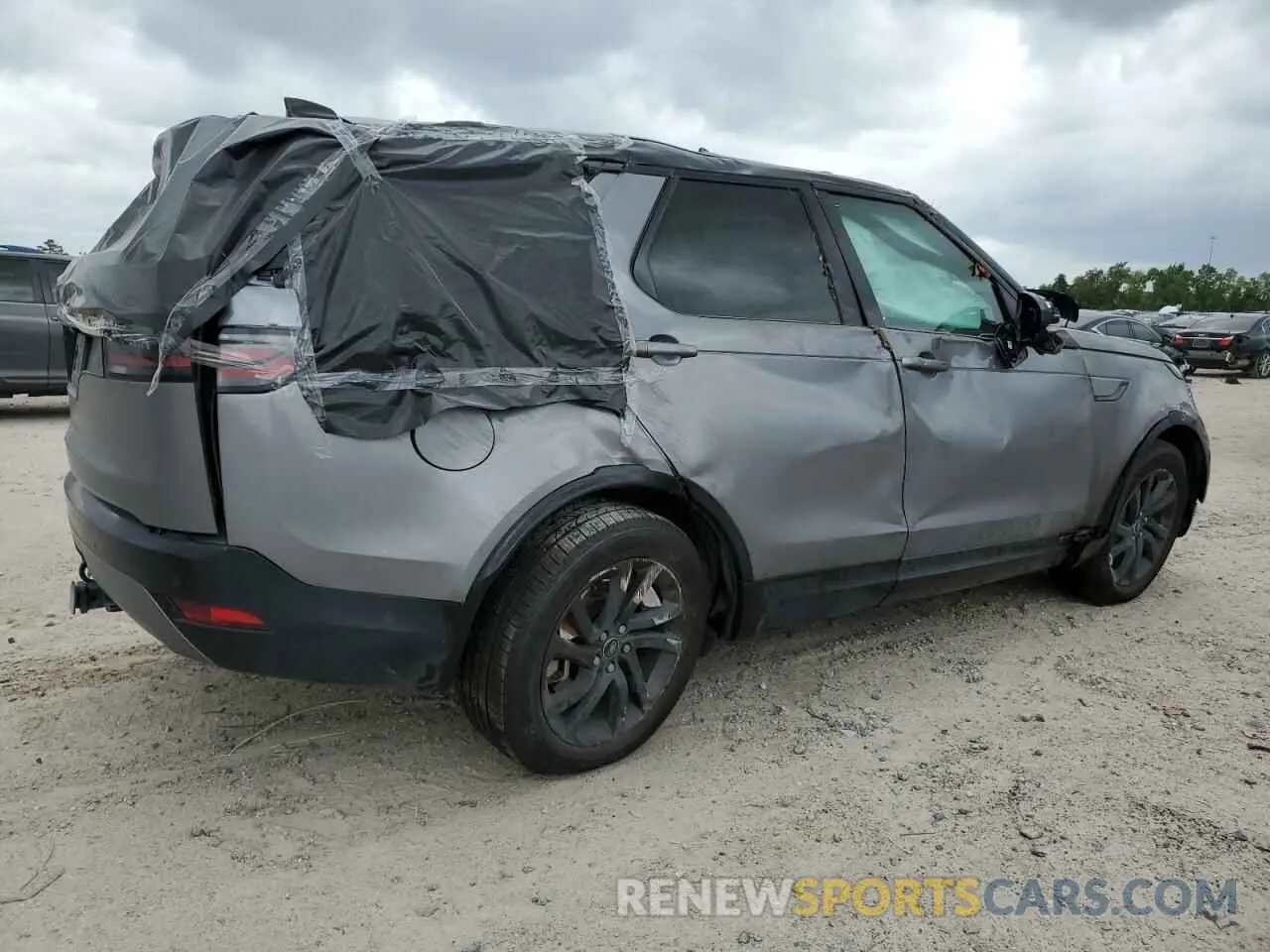 3 Photograph of a damaged car SALRT4EU6N2458972 LAND ROVER DISCOVERY 2022