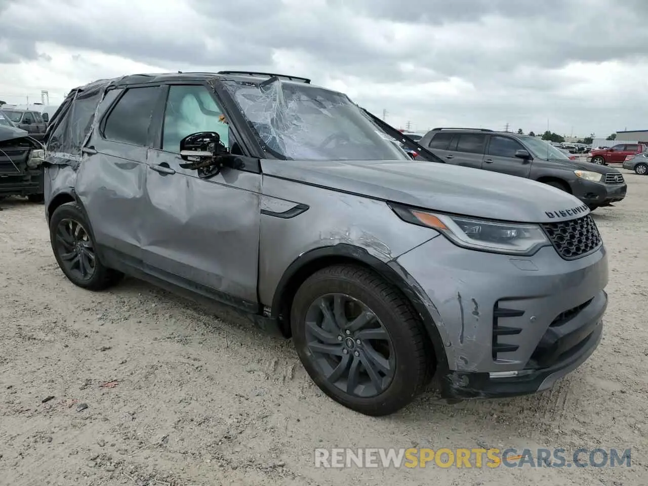 4 Photograph of a damaged car SALRT4EU6N2458972 LAND ROVER DISCOVERY 2022