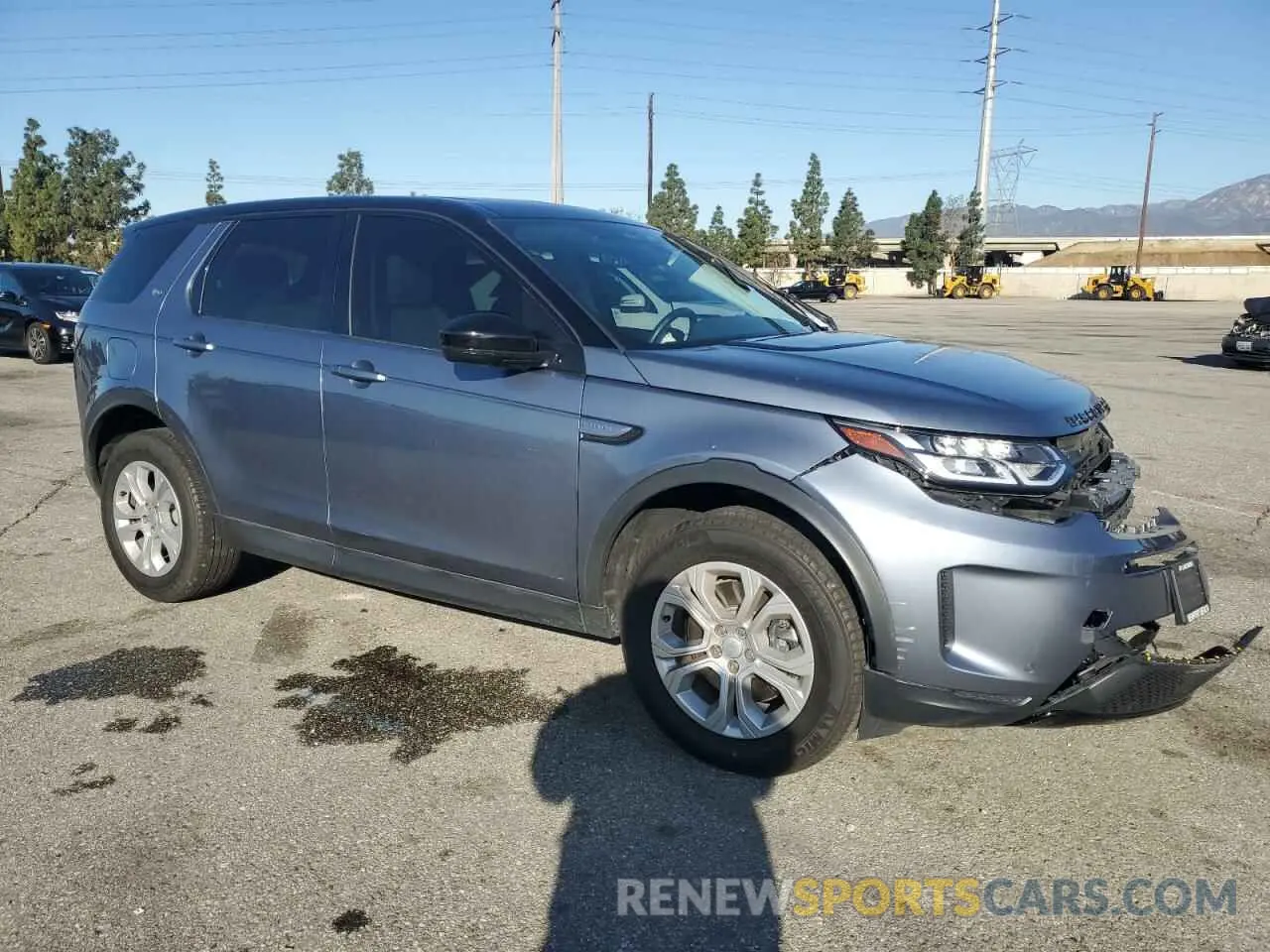 4 Photograph of a damaged car SALCJ2FX3PH324123 LAND ROVER DISCOVERY 2023