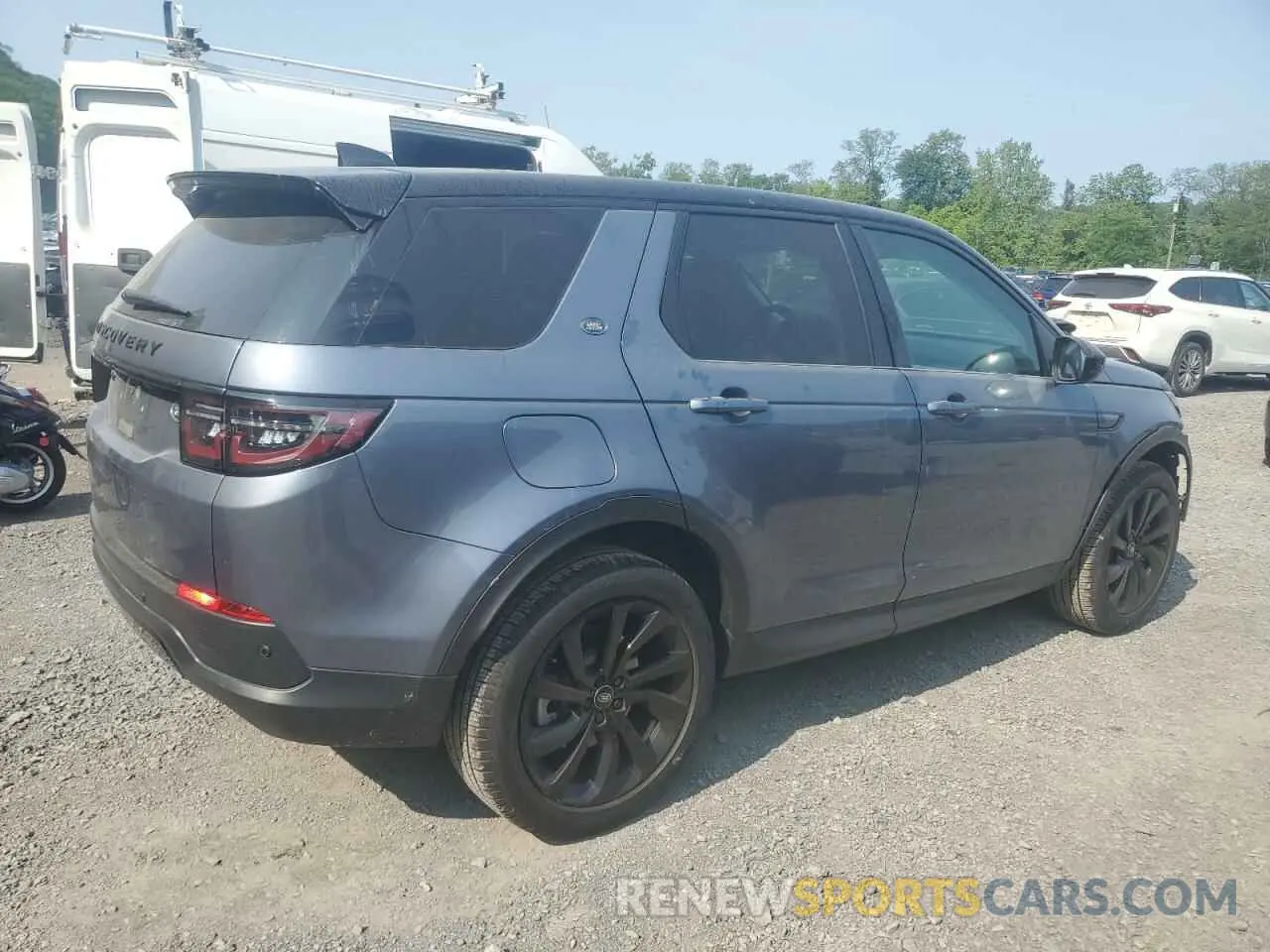 3 Photograph of a damaged car SALCP2FX2PH322734 LAND ROVER DISCOVERY 2023