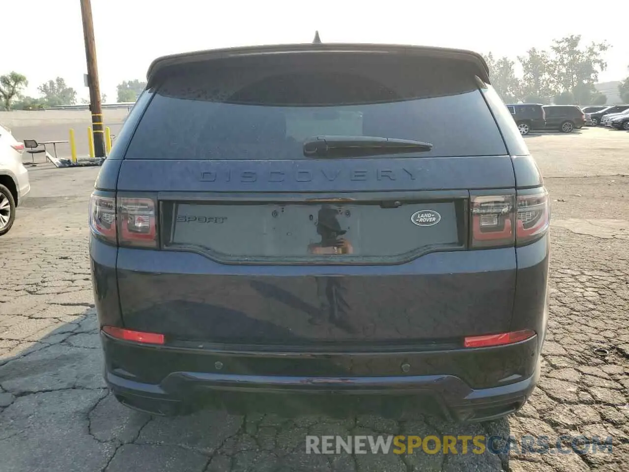 6 Photograph of a damaged car SALCT2FX5PH325543 LAND ROVER DISCOVERY 2023