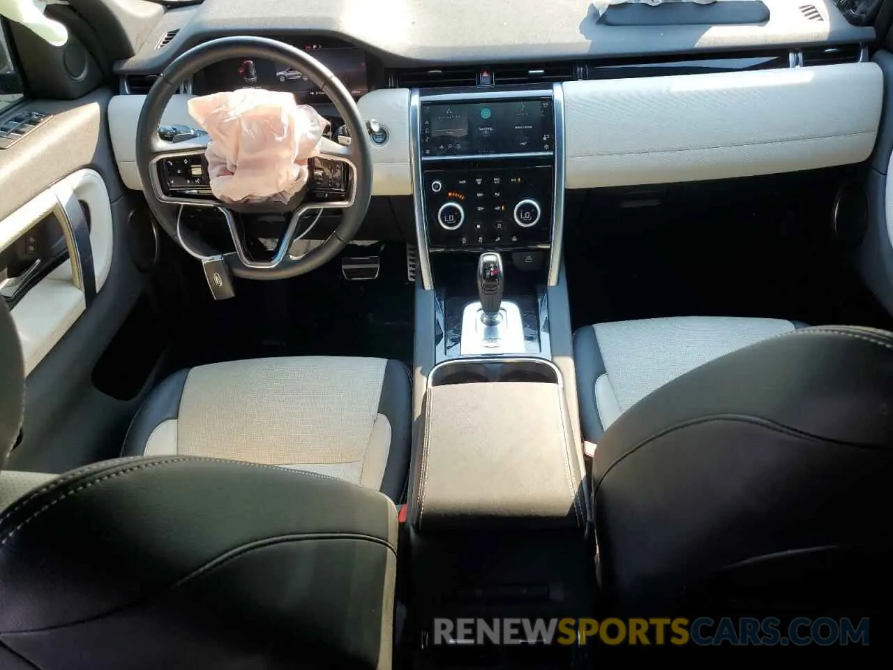 8 Photograph of a damaged car SALCT2FX5PH325543 LAND ROVER DISCOVERY 2023