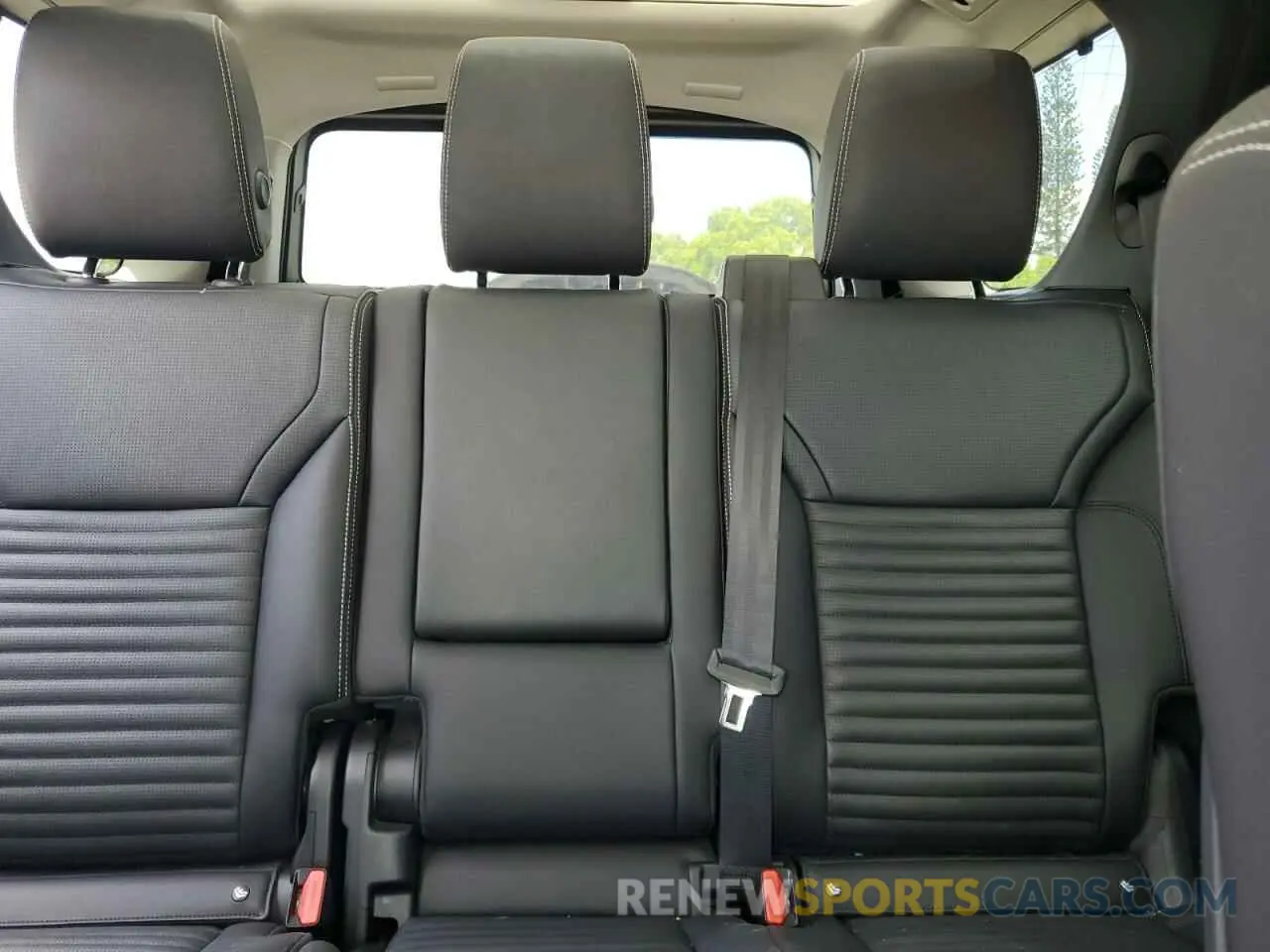 10 Photograph of a damaged car SALRJ2EXXR2499552 LAND ROVER DISCOVERY 2024