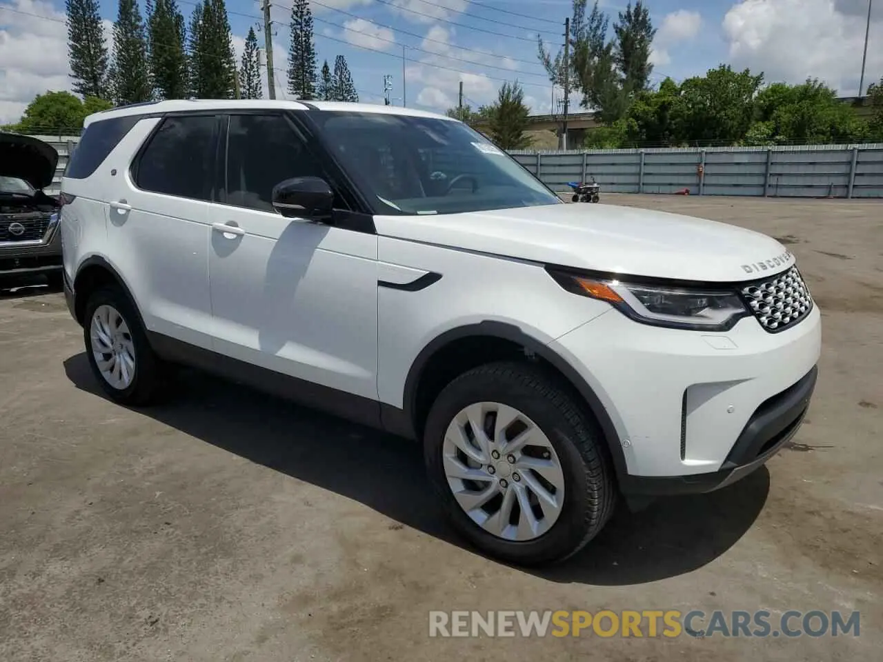 4 Photograph of a damaged car SALRJ2EXXR2499552 LAND ROVER DISCOVERY 2024
