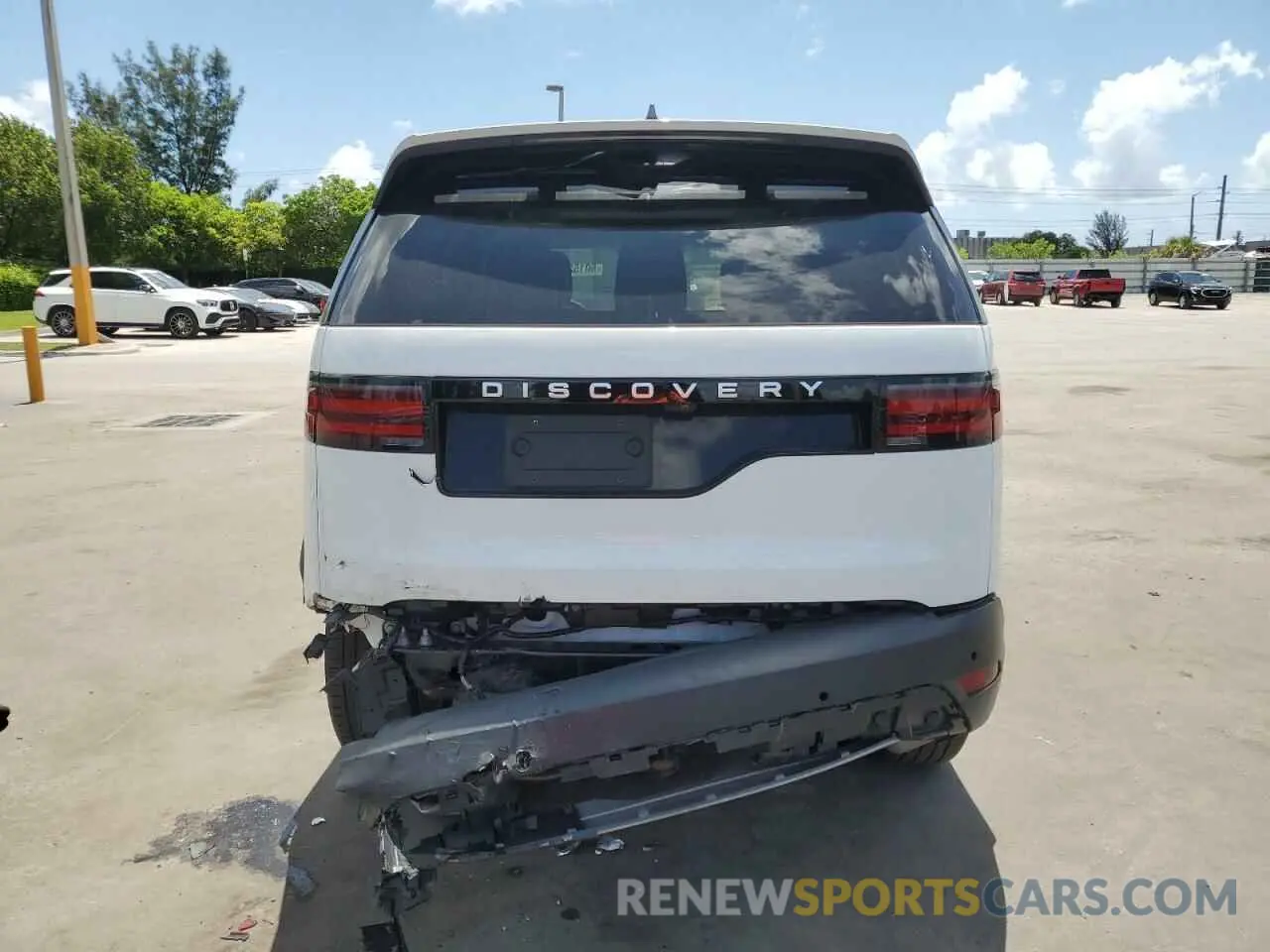 6 Photograph of a damaged car SALRJ2EXXR2499552 LAND ROVER DISCOVERY 2024