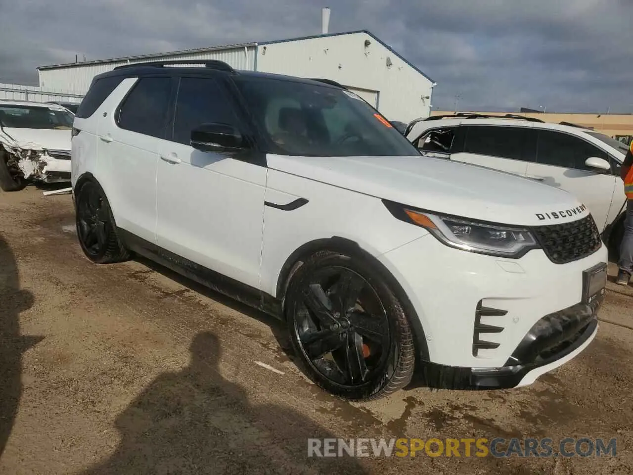 4 Photograph of a damaged car SALRM4EU3R2495755 LAND ROVER DISCOVERY 2024