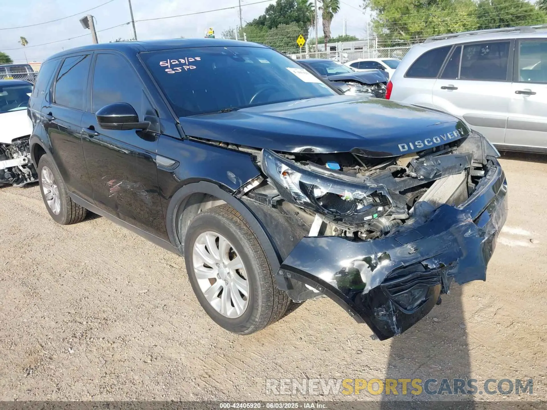 1 Photograph of a damaged car SALCP2FX3KH811751 LAND ROVER DISCOVERY SPORT 2019