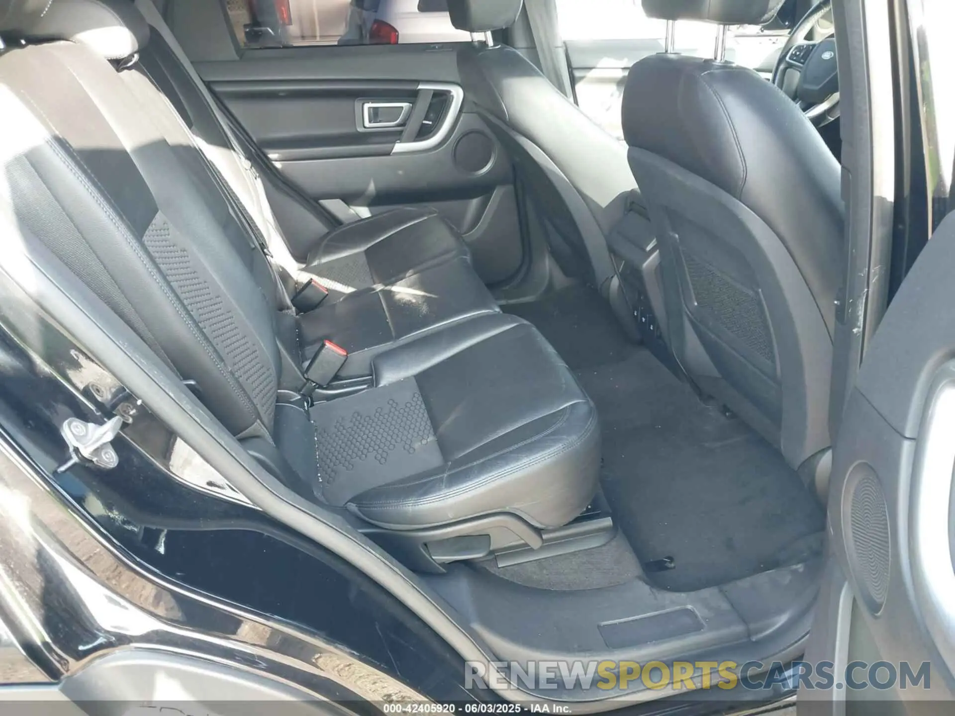 8 Photograph of a damaged car SALCP2FX3KH811751 LAND ROVER DISCOVERY SPORT 2019
