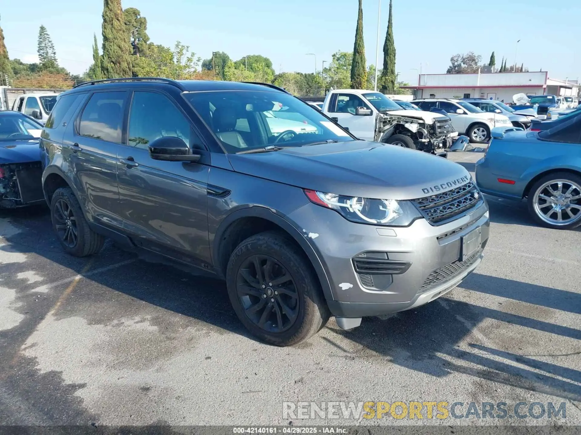 1 Photograph of a damaged car SALCP2FX9KH812709 LAND ROVER DISCOVERY SPORT 2019