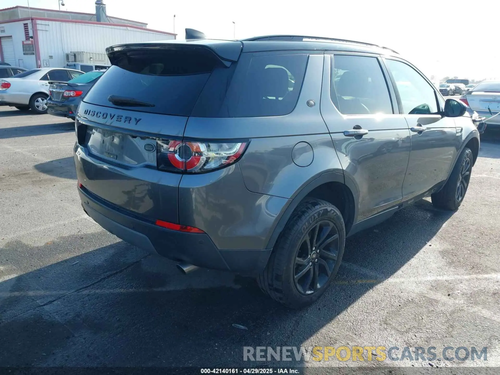 4 Photograph of a damaged car SALCP2FX9KH812709 LAND ROVER DISCOVERY SPORT 2019