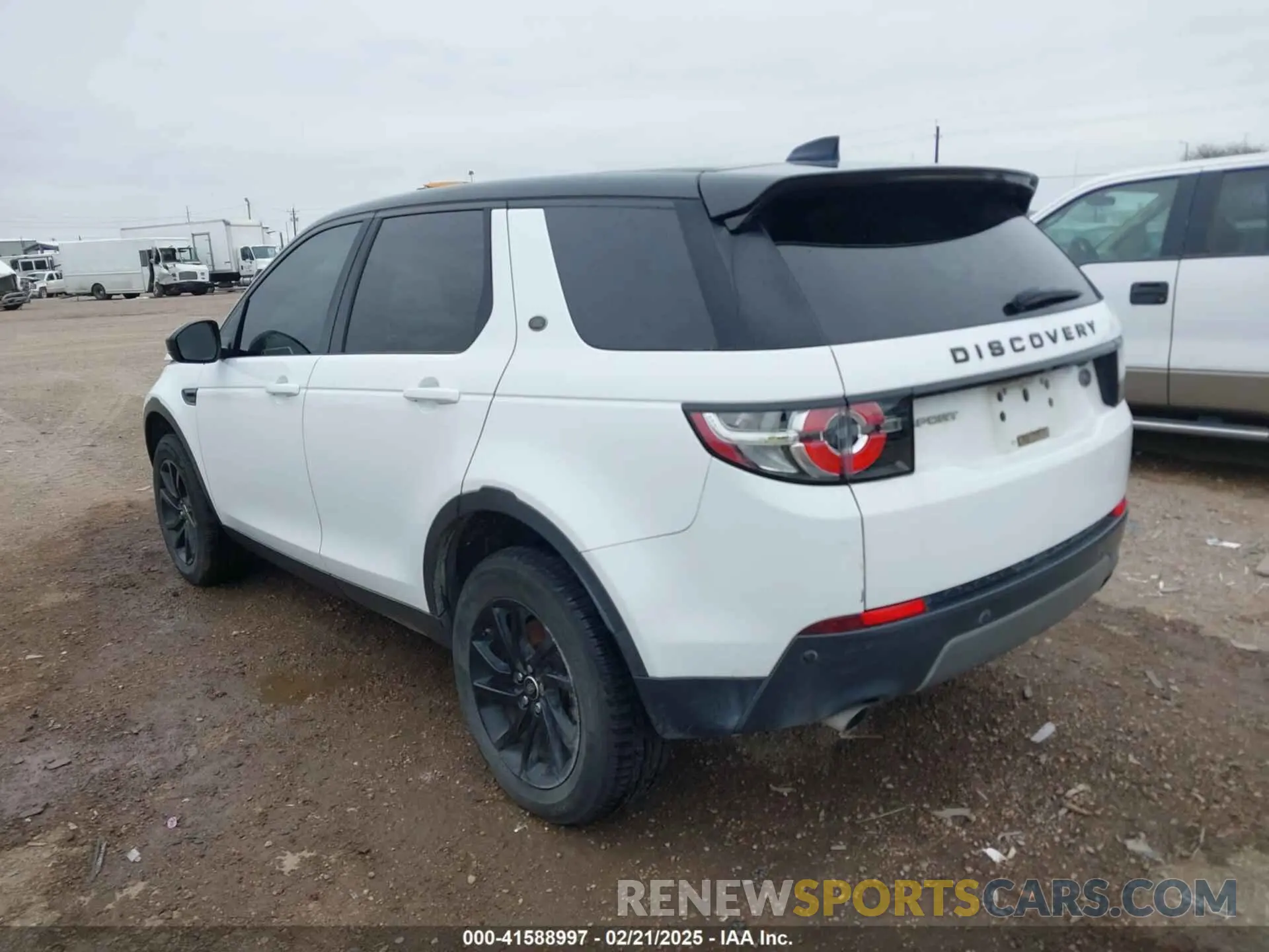 3 Photograph of a damaged car SALCP2FXXKH804750 LAND ROVER DISCOVERY SPORT 2019