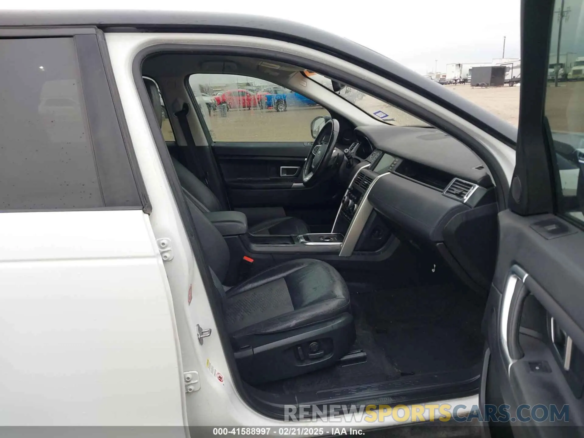 5 Photograph of a damaged car SALCP2FXXKH804750 LAND ROVER DISCOVERY SPORT 2019