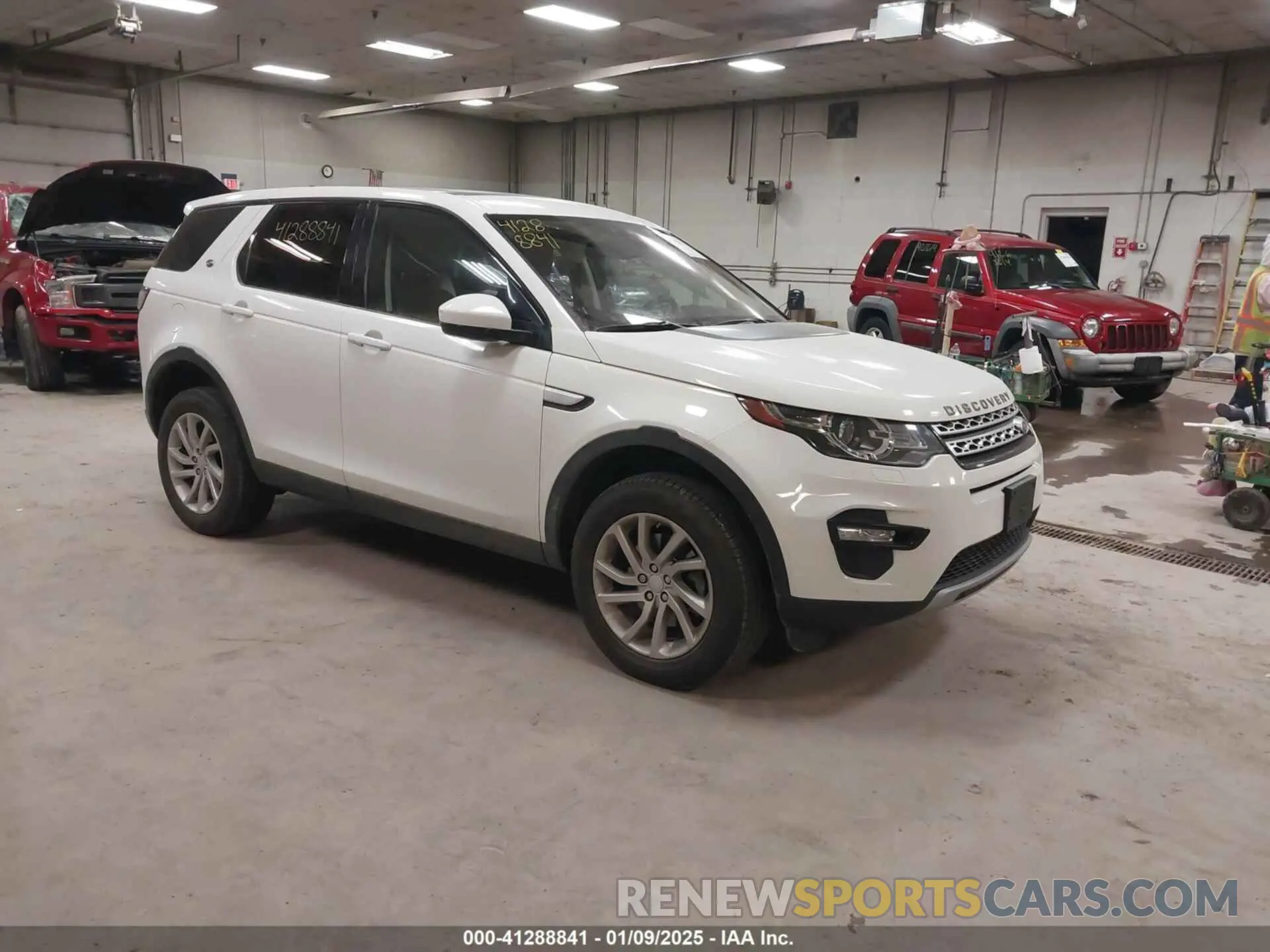 1 Photograph of a damaged car SALCR2FX0KH786141 LAND ROVER DISCOVERY SPORT 2019