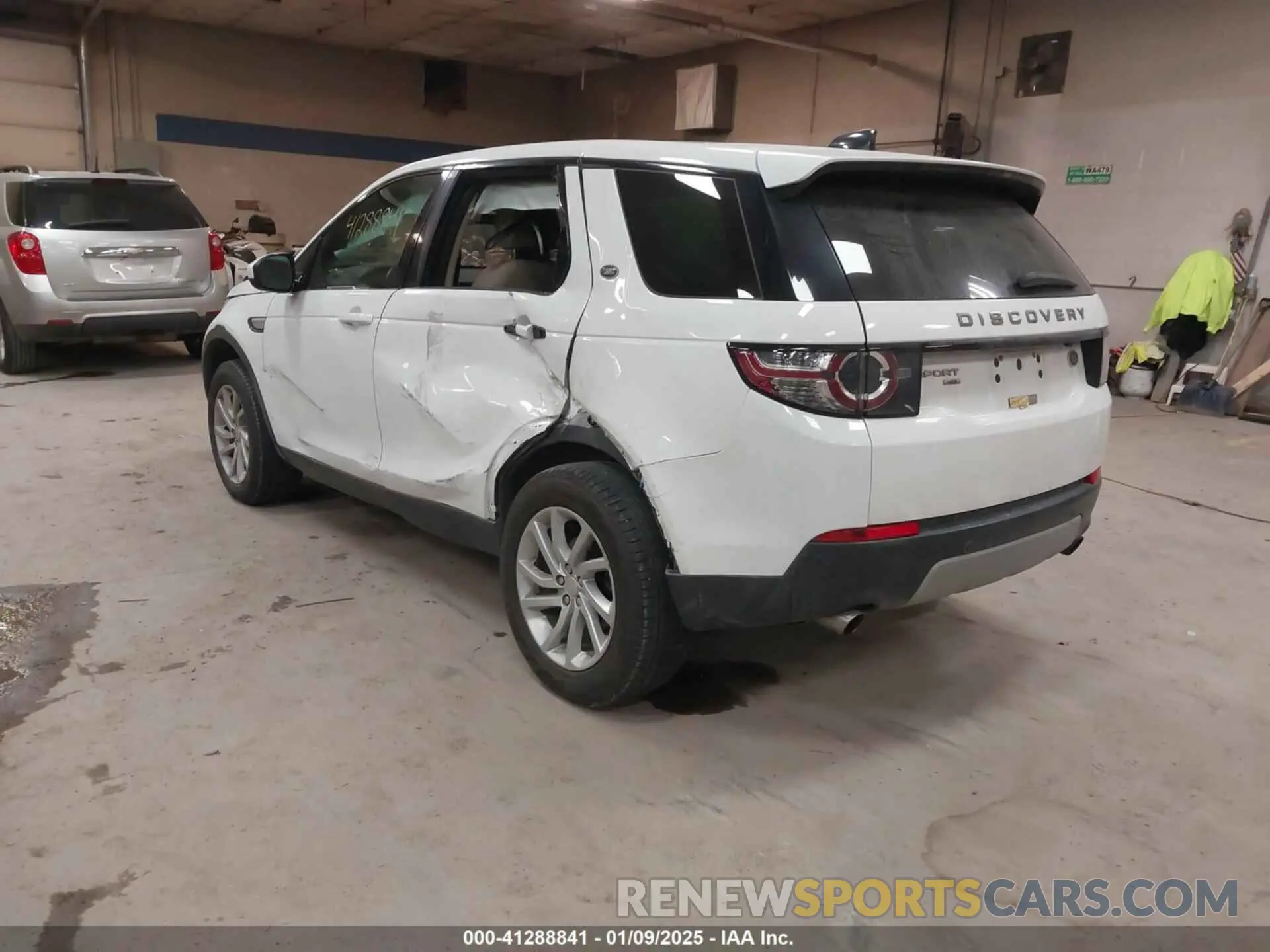 3 Photograph of a damaged car SALCR2FX0KH786141 LAND ROVER DISCOVERY SPORT 2019
