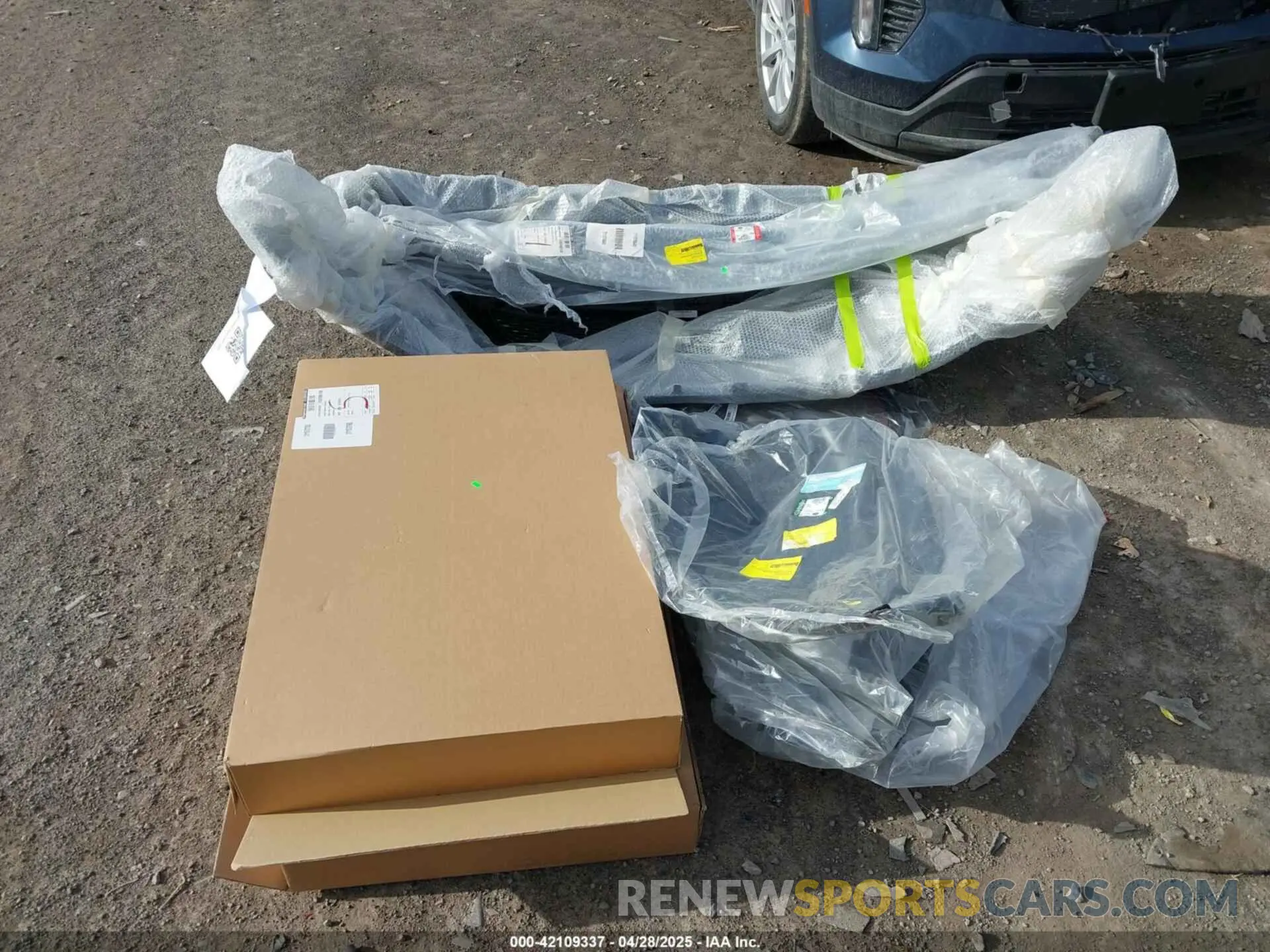 12 Photograph of a damaged car SALCR2FX6KH800320 LAND ROVER DISCOVERY SPORT 2019