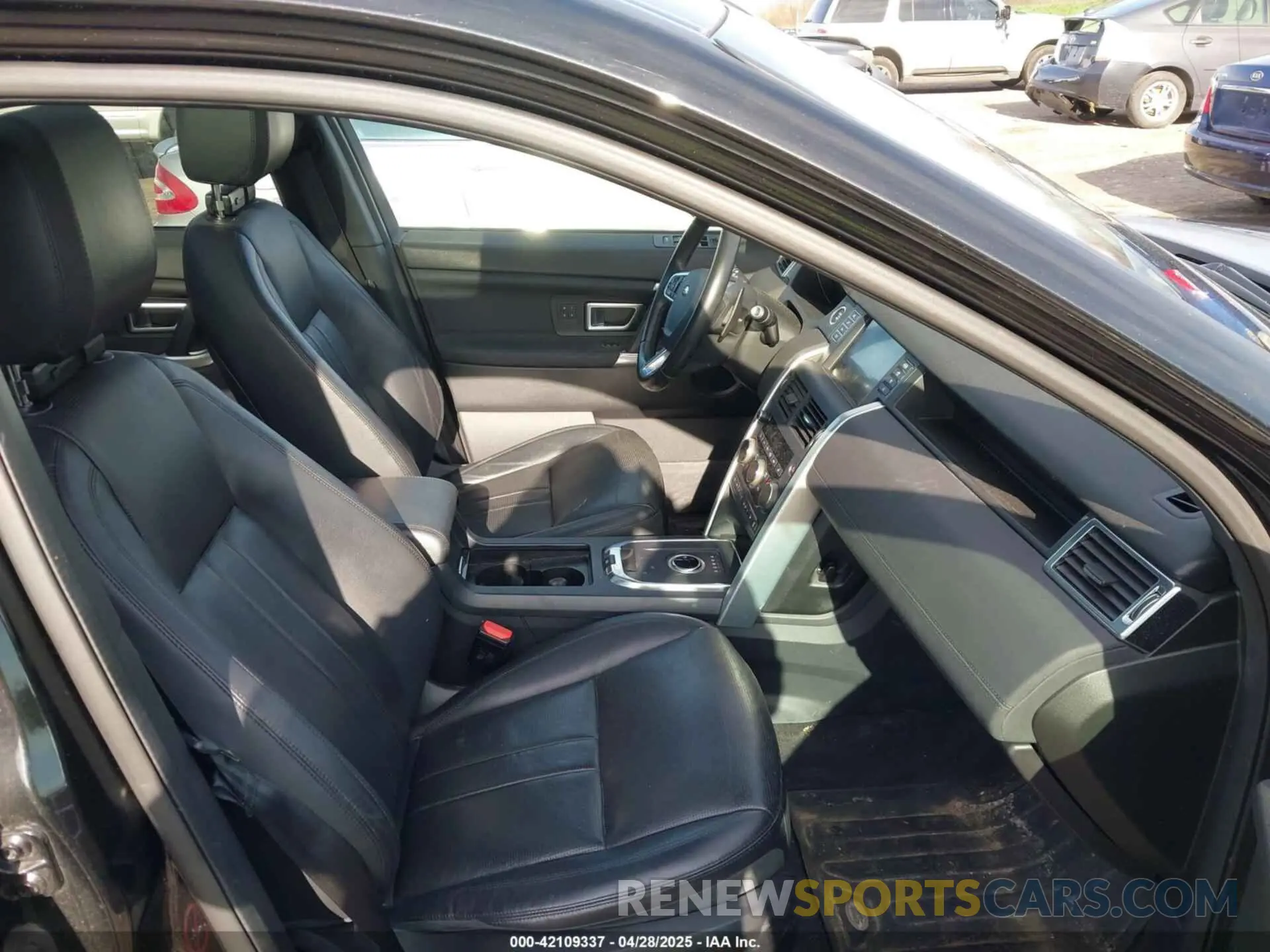 5 Photograph of a damaged car SALCR2FX6KH800320 LAND ROVER DISCOVERY SPORT 2019