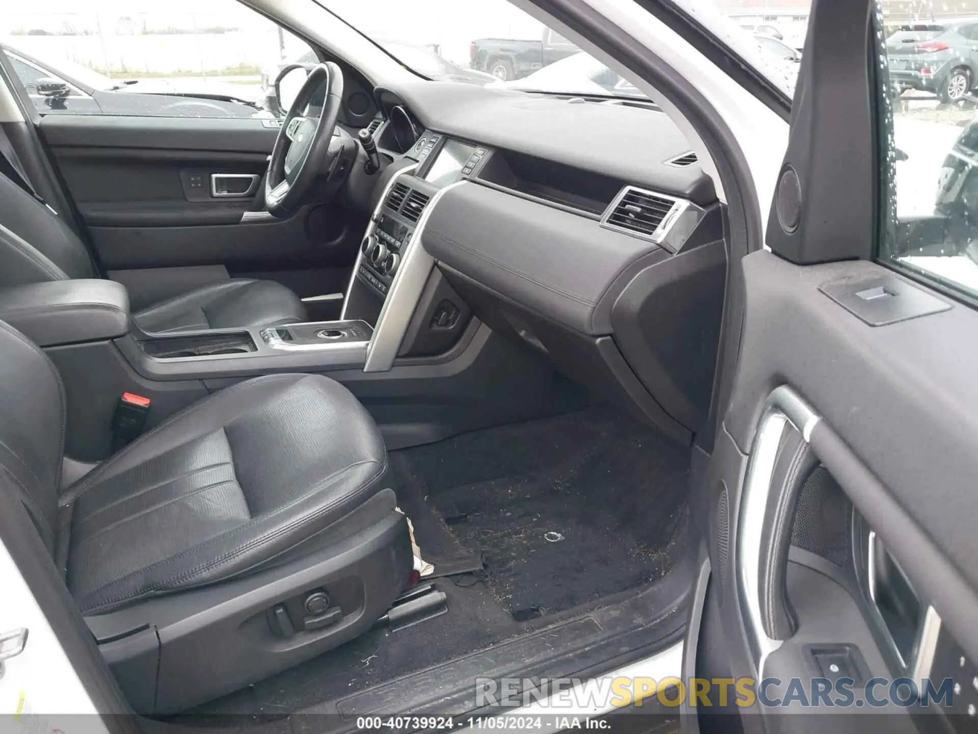 5 Photograph of a damaged car SALCR2FX8KH819984 LAND ROVER DISCOVERY SPORT 2019