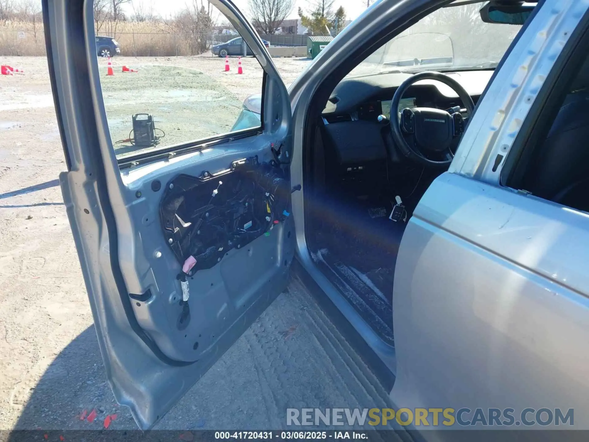 19 Photograph of a damaged car SALCP2FX8LH839952 LAND ROVER DISCOVERY SPORT 2020