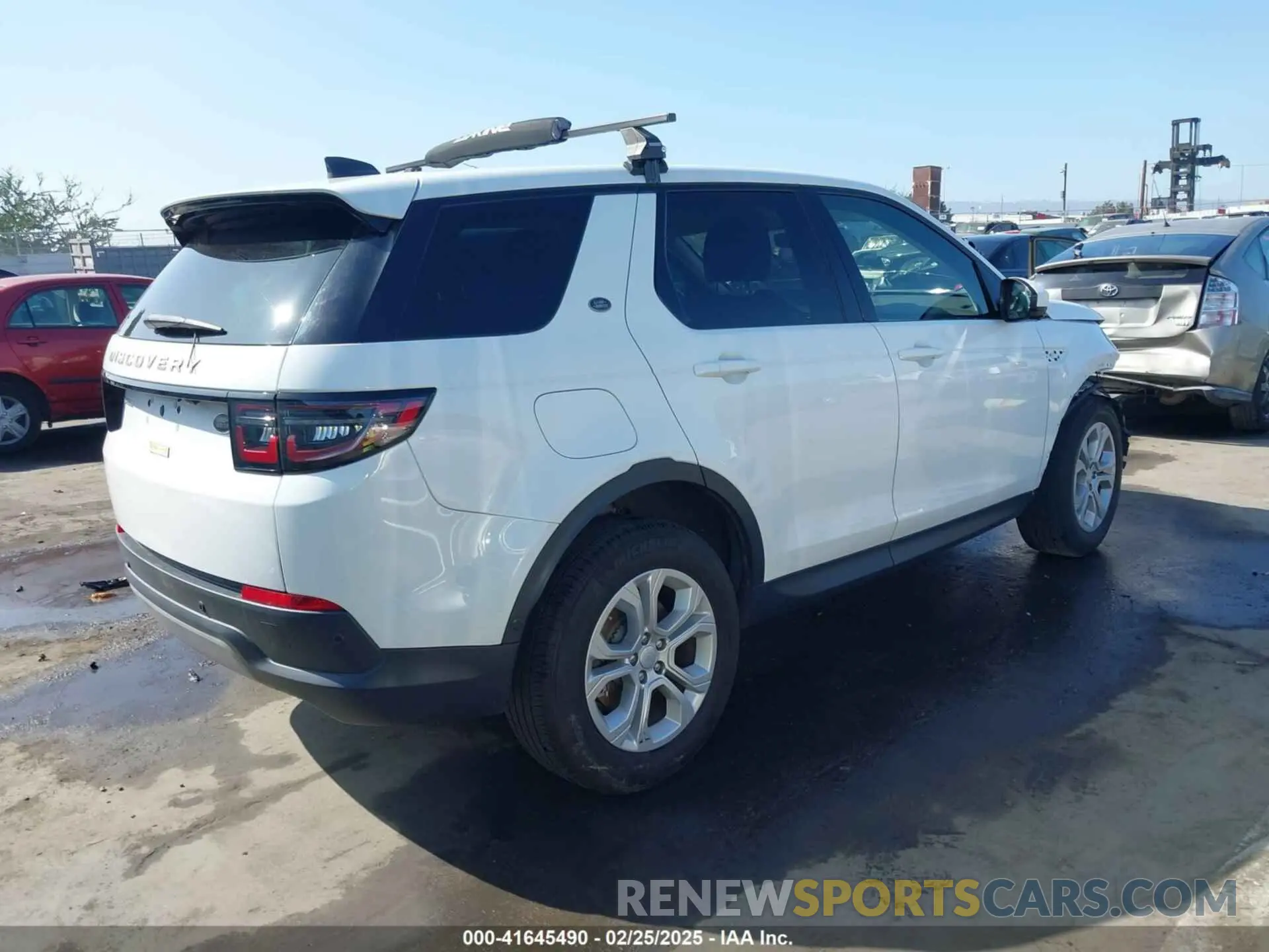4 Photograph of a damaged car SALCJ2FX5MH889260 LAND ROVER DISCOVERY SPORT 2021