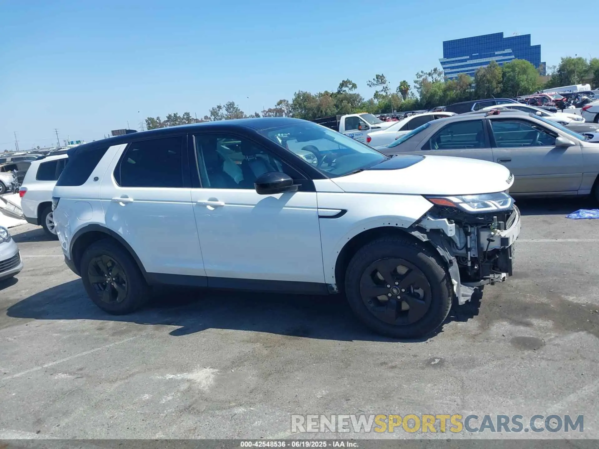 14 Photograph of a damaged car SALCJ2FX3NH905800 LAND ROVER DISCOVERY SPORT 2022