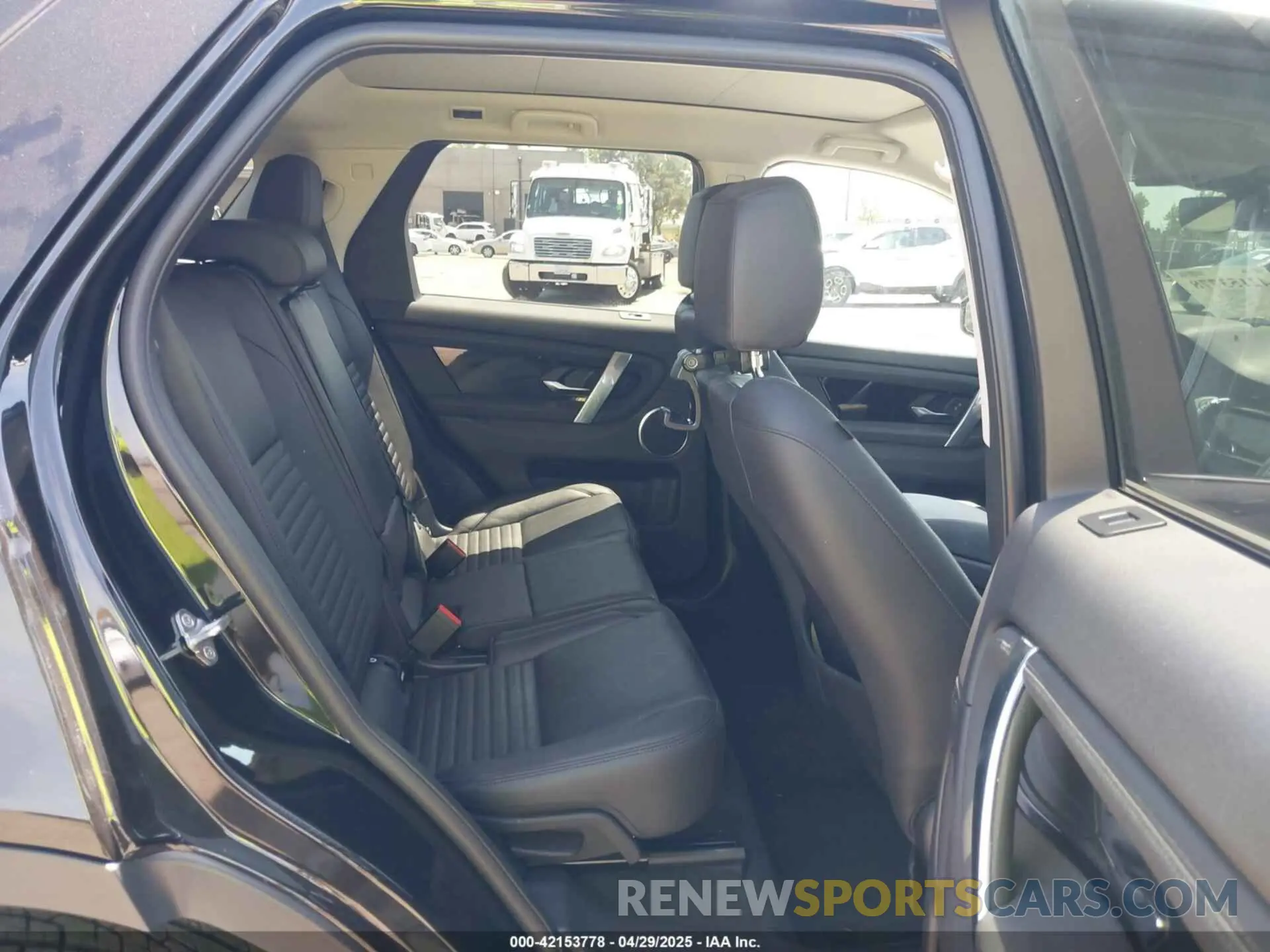 8 Photograph of a damaged car SALCJ2FX6NH911638 LAND ROVER DISCOVERY SPORT 2022