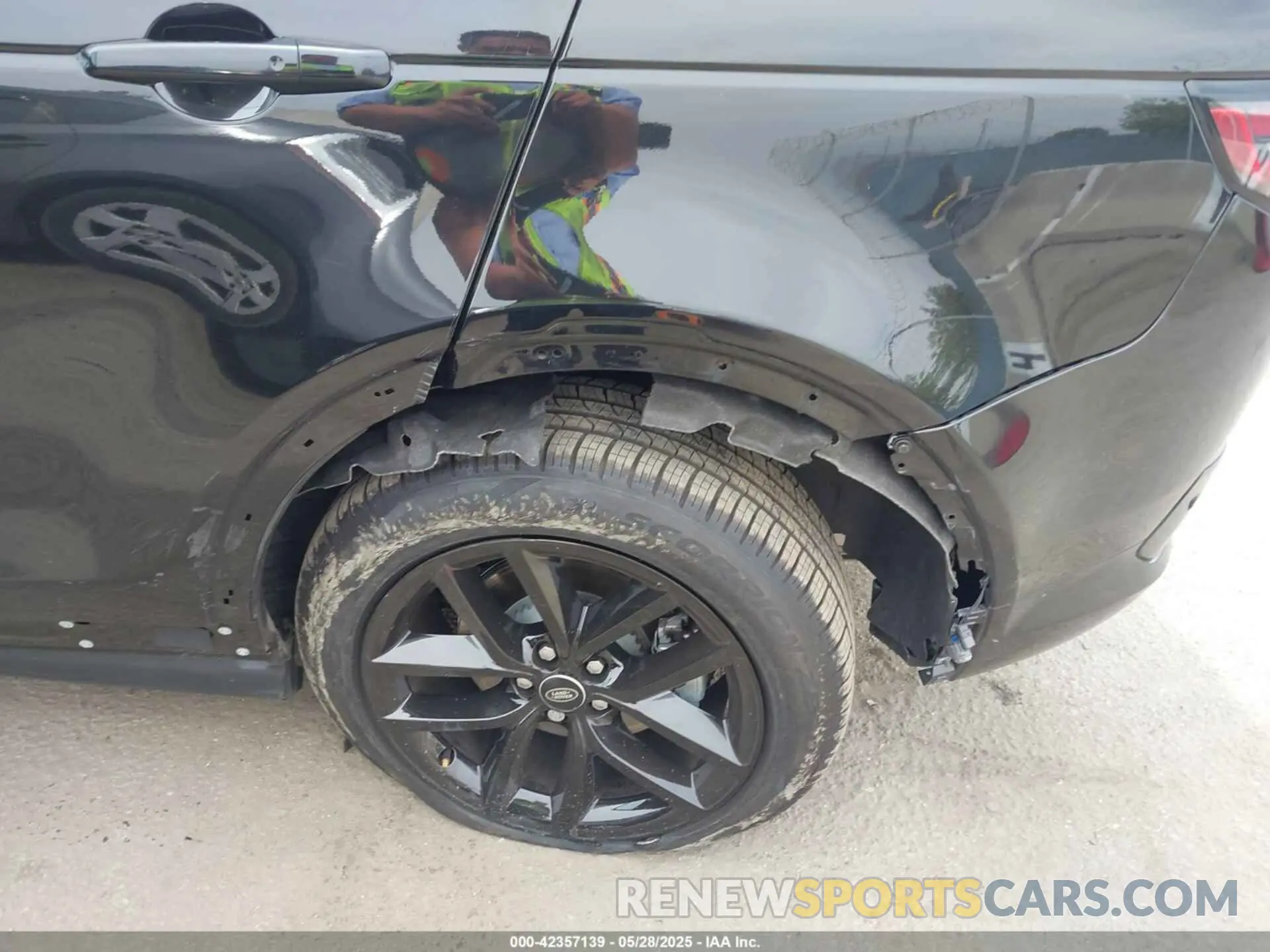 6 Photograph of a damaged car SALCJ2FX3RH350837 LAND ROVER DISCOVERY SPORT 2024
