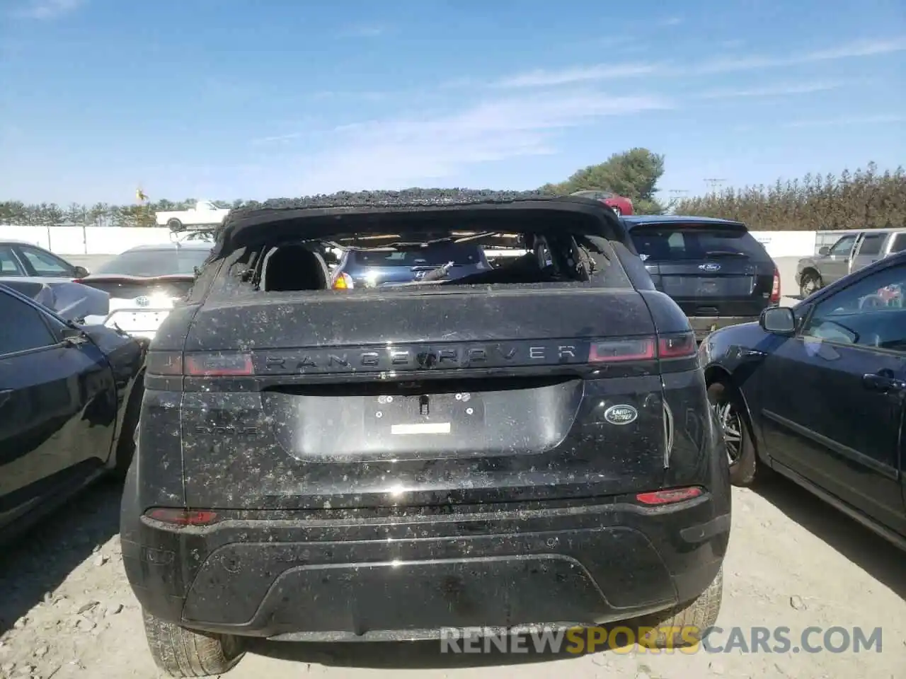 10 Photograph of a damaged car SALZJ2FX9NH163168 LAND ROVER EVOQUE DYN 2022