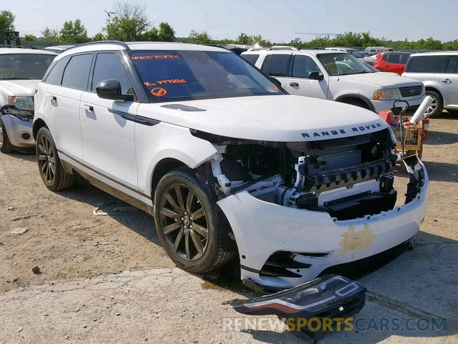 1 Photograph of a damaged car SALYL2EX2KA797286 LAND ROVER RANGE ROVE 2019
