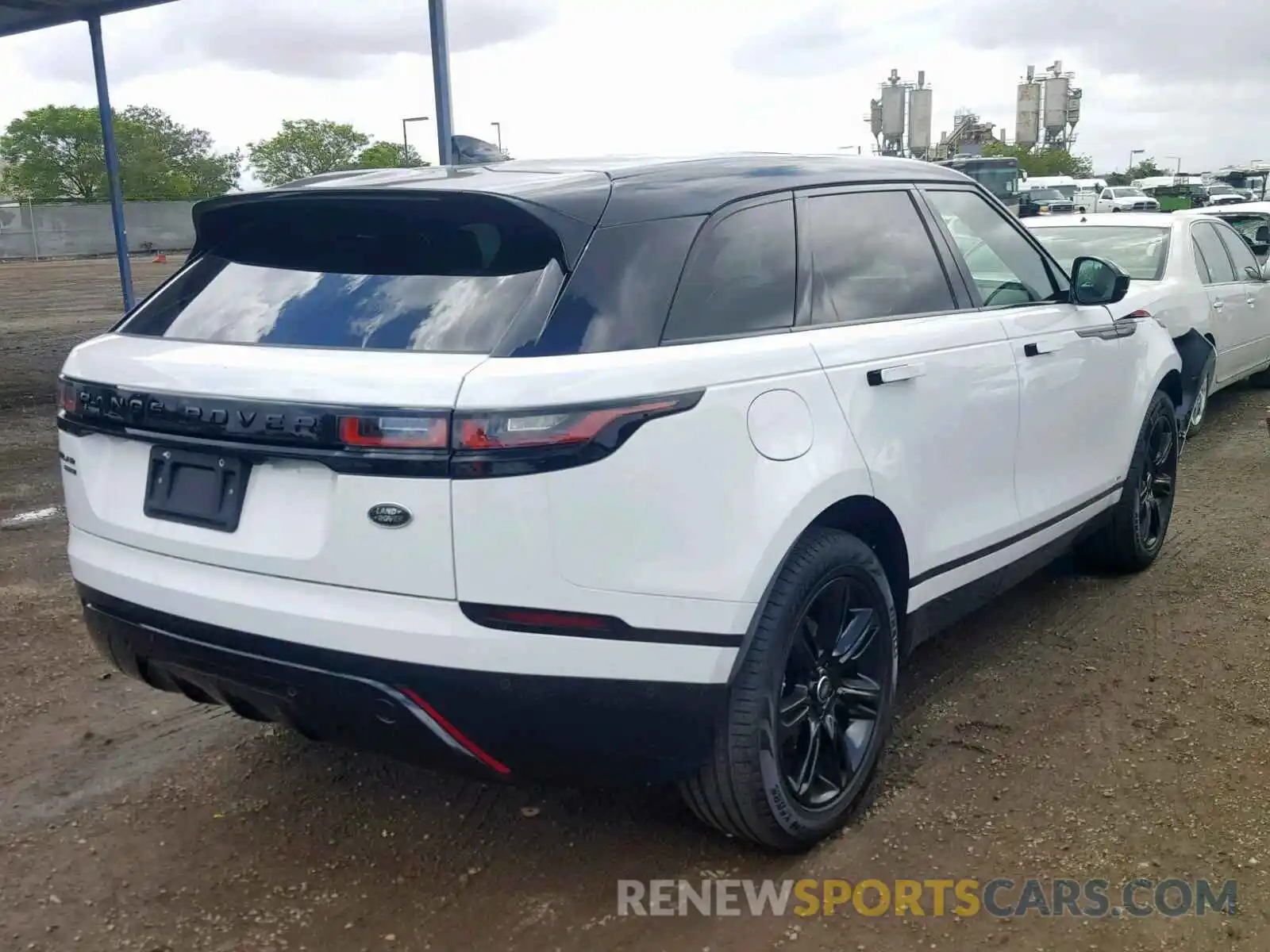 4 Photograph of a damaged car SALYL2EX4KA207038 LAND ROVER RANGE ROVE 2019