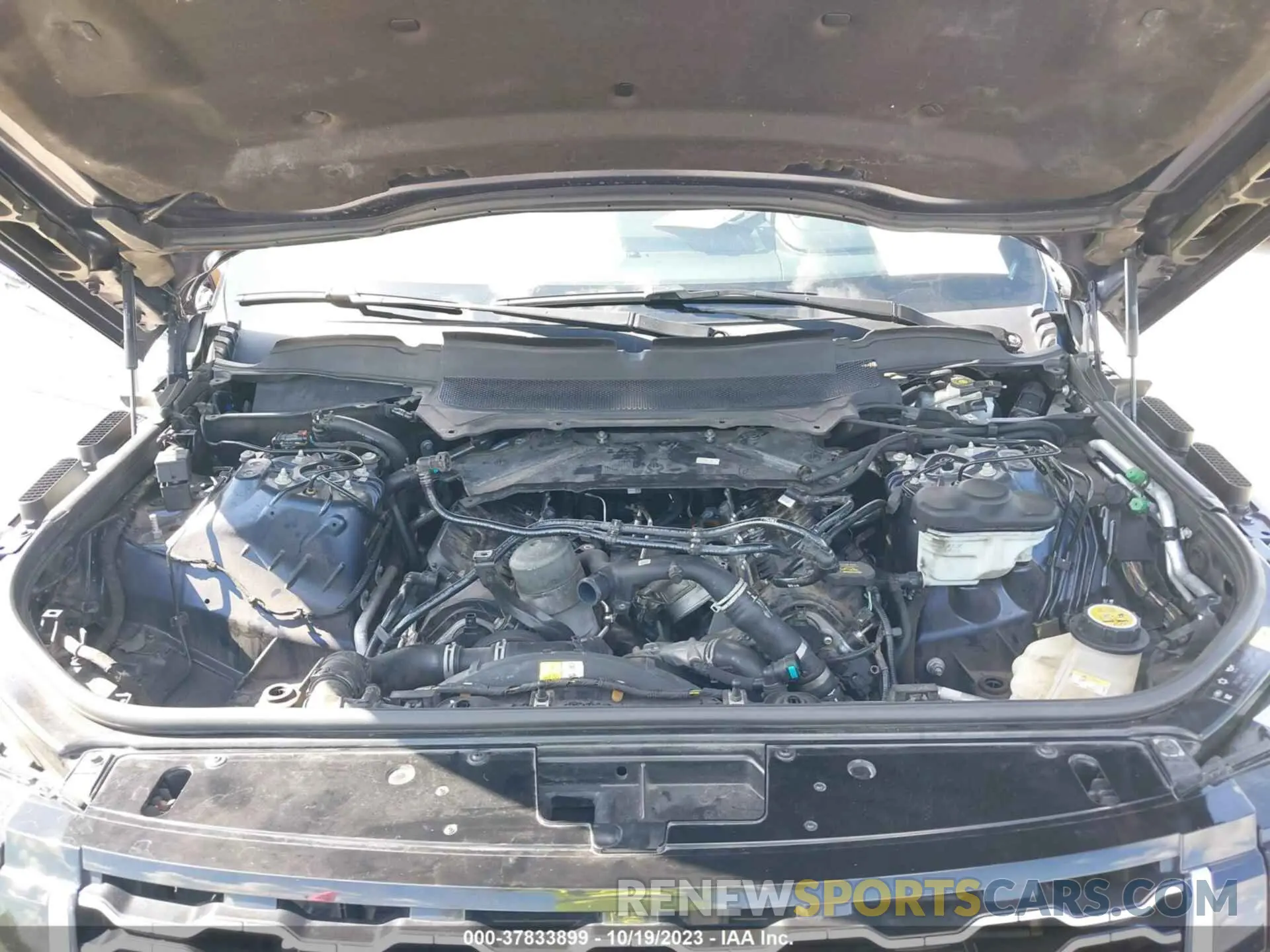 10 Photograph of a damaged car SALGV5RE6JA504424 LAND ROVER RANGE ROVER 2018