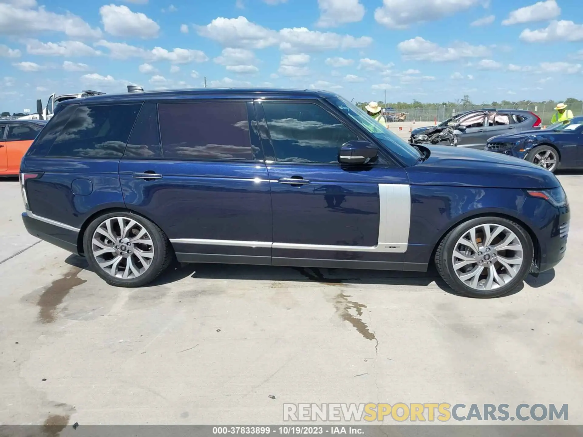 13 Photograph of a damaged car SALGV5RE6JA504424 LAND ROVER RANGE ROVER 2018