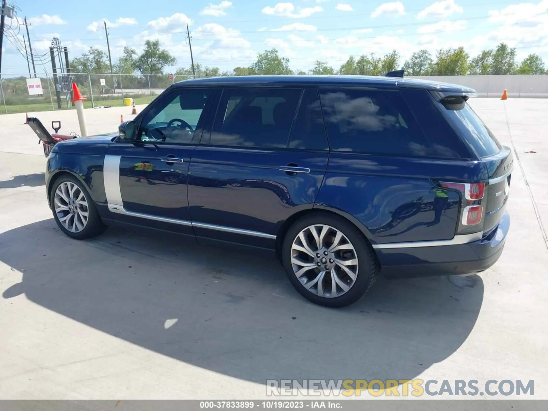 14 Photograph of a damaged car SALGV5RE6JA504424 LAND ROVER RANGE ROVER 2018