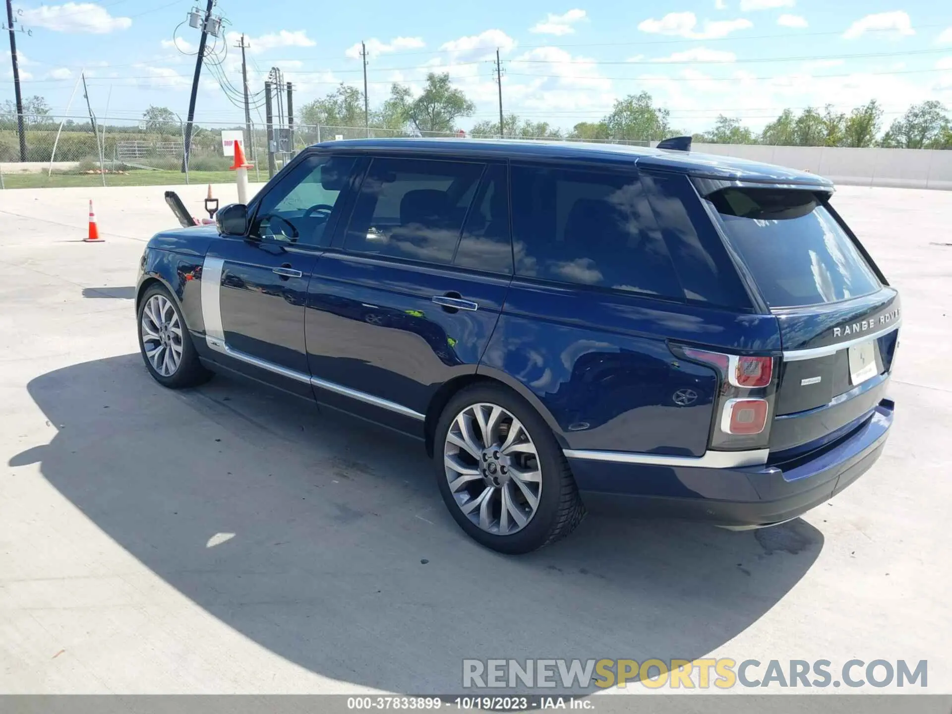 3 Photograph of a damaged car SALGV5RE6JA504424 LAND ROVER RANGE ROVER 2018