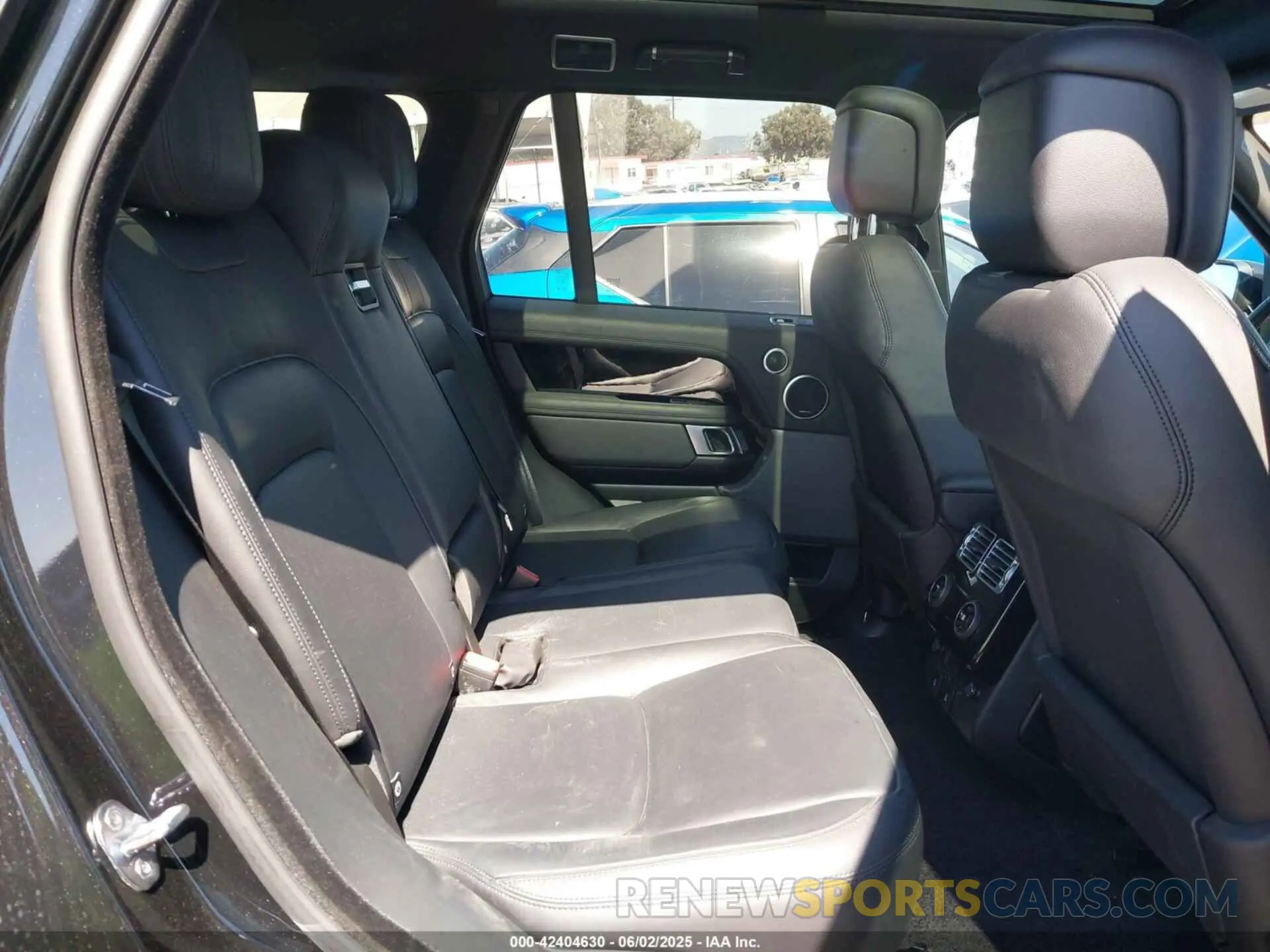 8 Photograph of a damaged car SALGR2RV2KA530281 LAND ROVER RANGE ROVER 2019