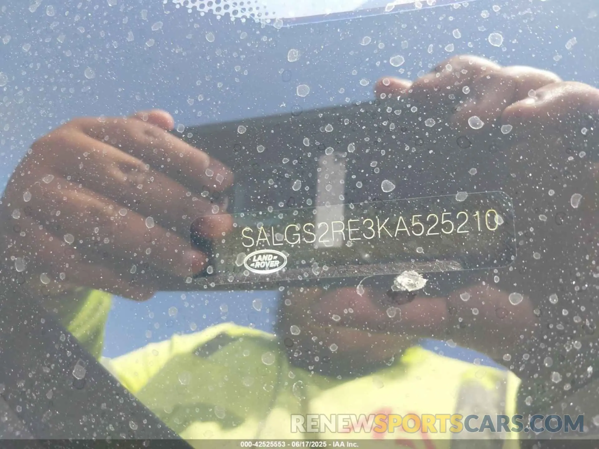 9 Photograph of a damaged car SALGS2RE3KA525210 LAND ROVER RANGE ROVER 2019