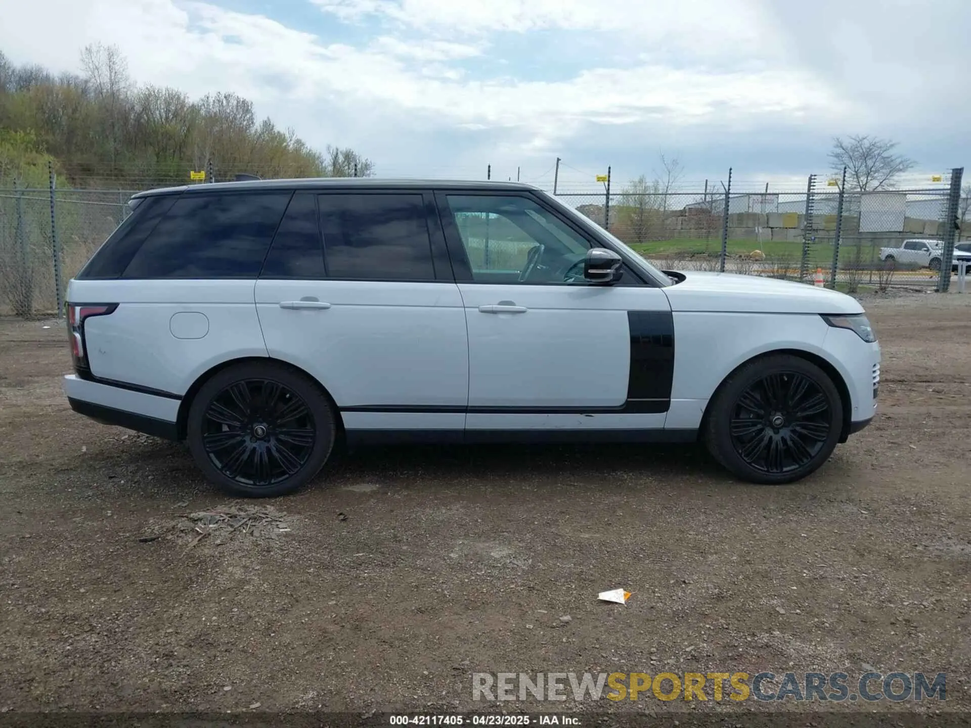 13 Photograph of a damaged car SALGS2RE6KA535049 LAND ROVER RANGE ROVER 2019
