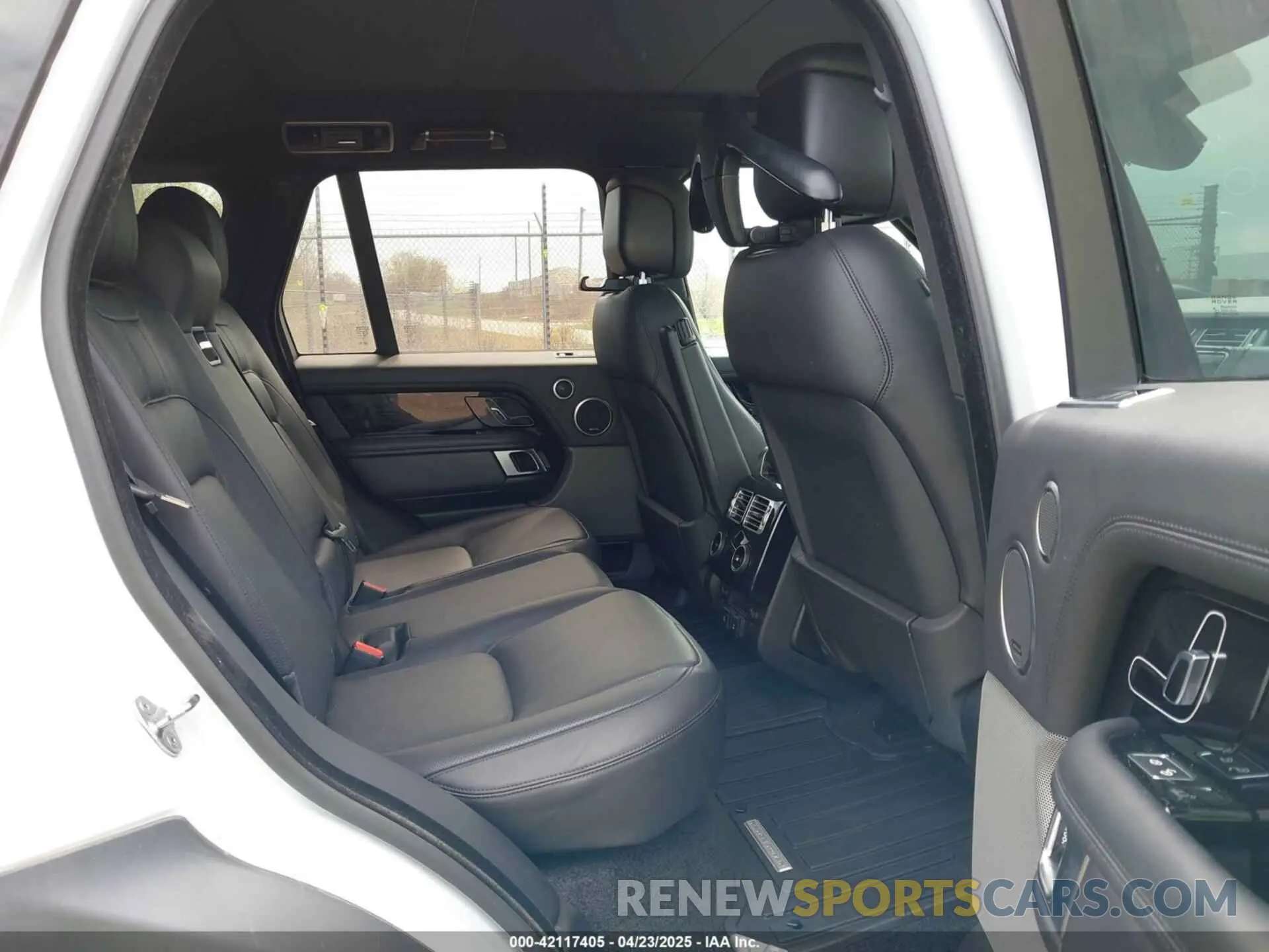 8 Photograph of a damaged car SALGS2RE6KA535049 LAND ROVER RANGE ROVER 2019
